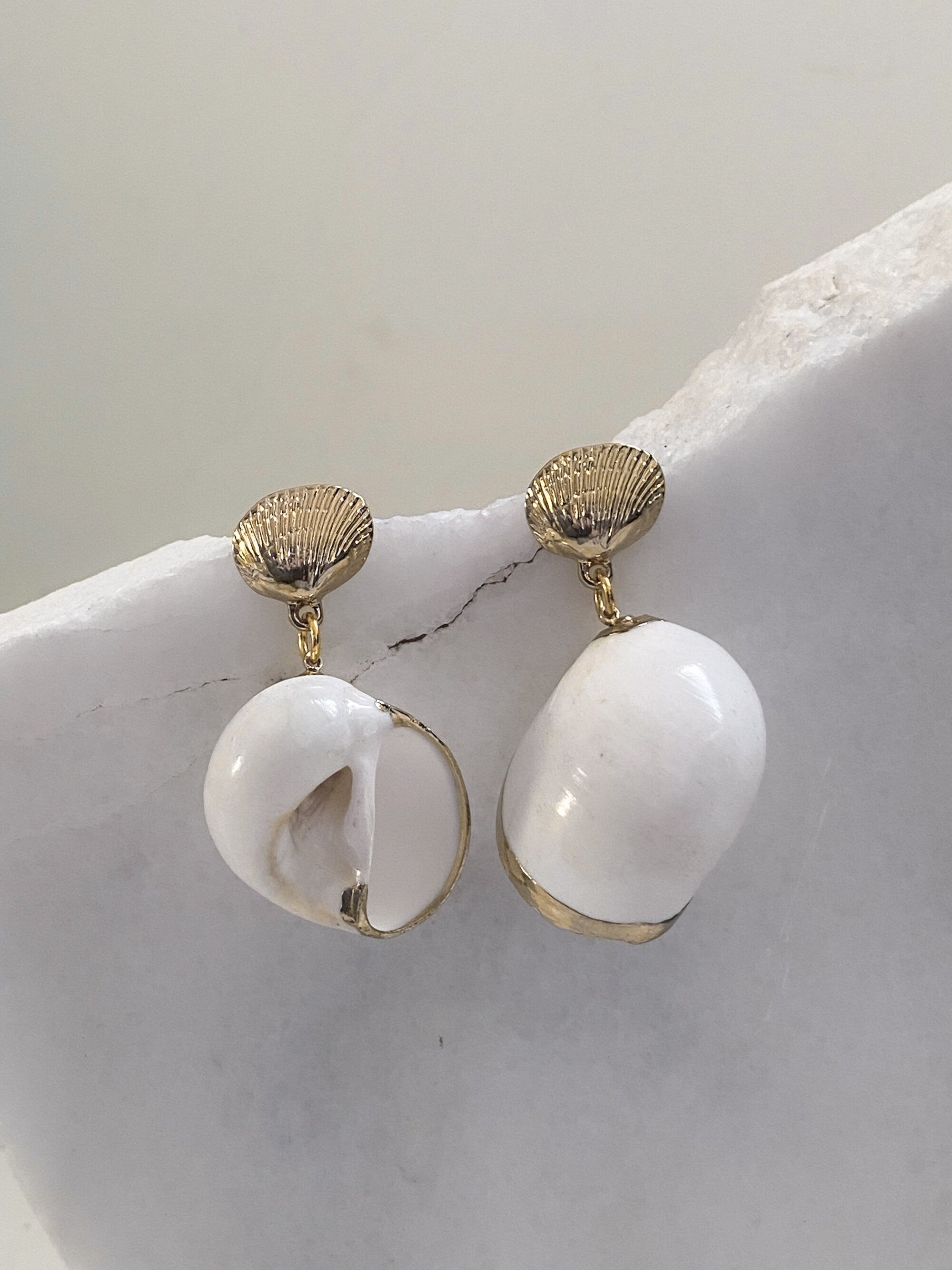 Big natural sea shell earrings, Clam gold stud earrings, Little Mermaids Jewelry, Siren core Aesthetic Jewelry, Mum Gift for Her, GRACE