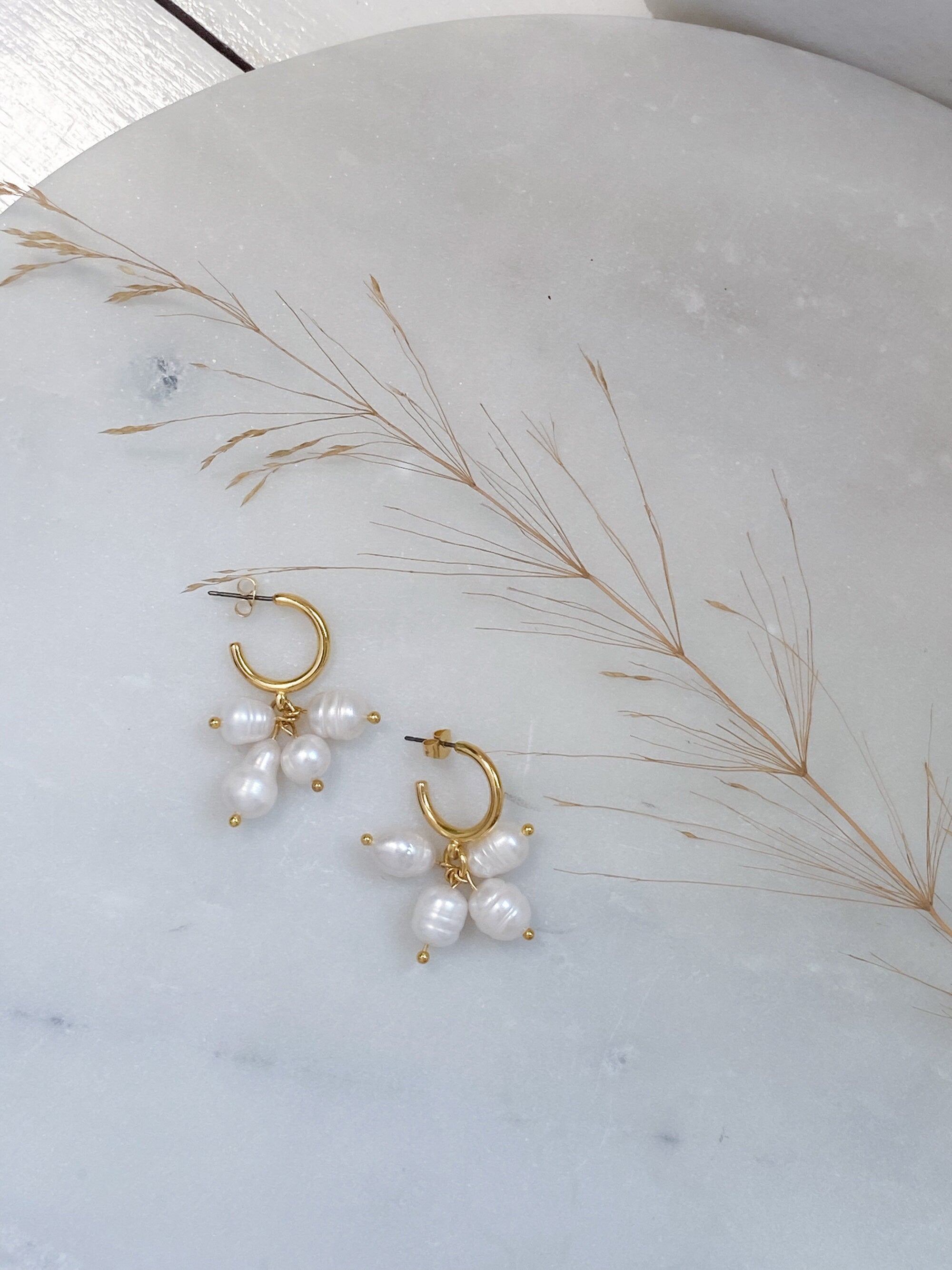 Pearl gold huggie hoop earrings , Jewelry gift for mum, Cute handmade earrings, Mermaid core Jewelry, Birthday gift for her, ΜΑΙΑ