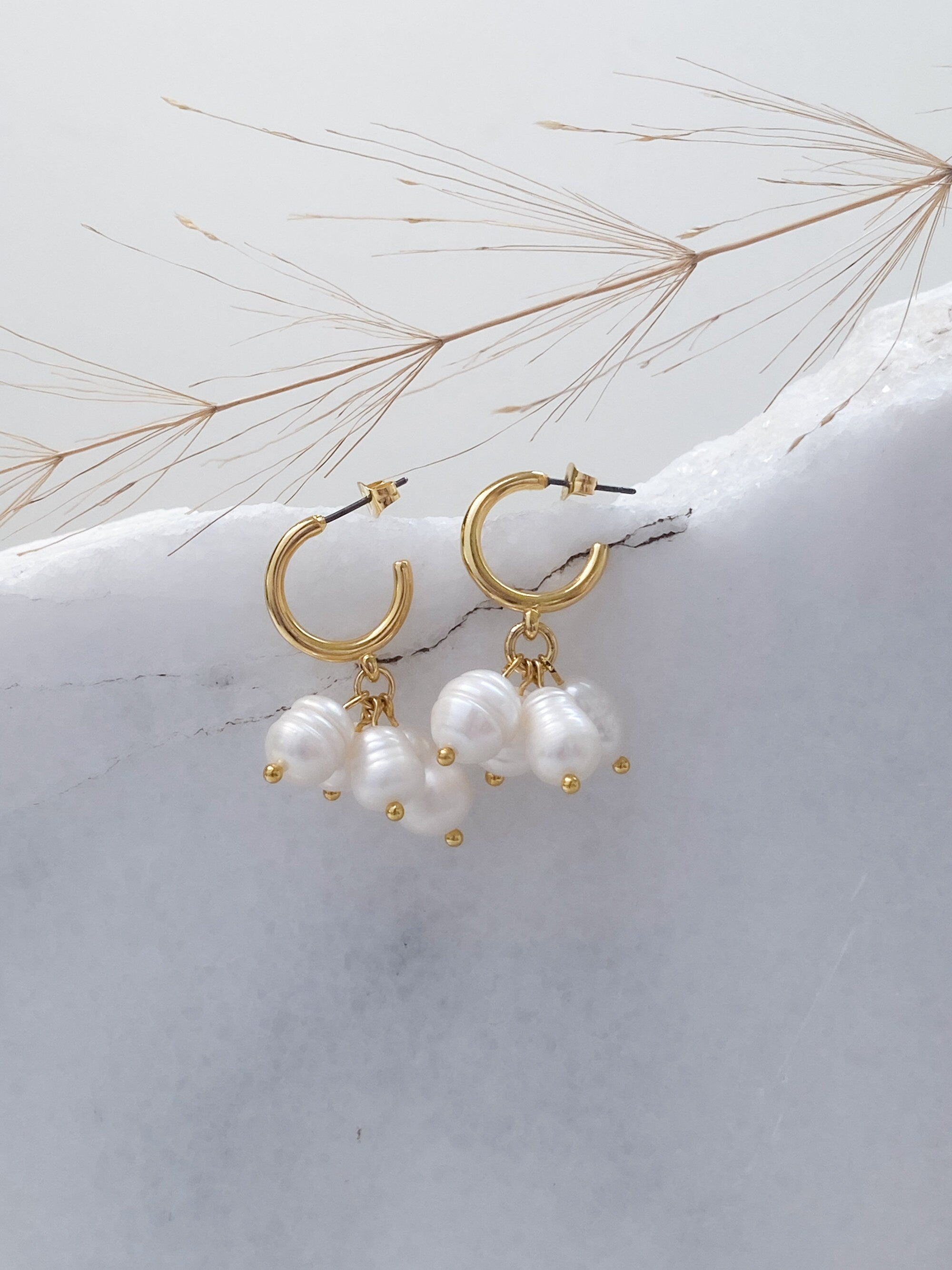 Pearl gold huggie hoop earrings , Jewelry gift for mum, Cute handmade earrings, Mermaid core Jewelry, Birthday gift for her, ΜΑΙΑ