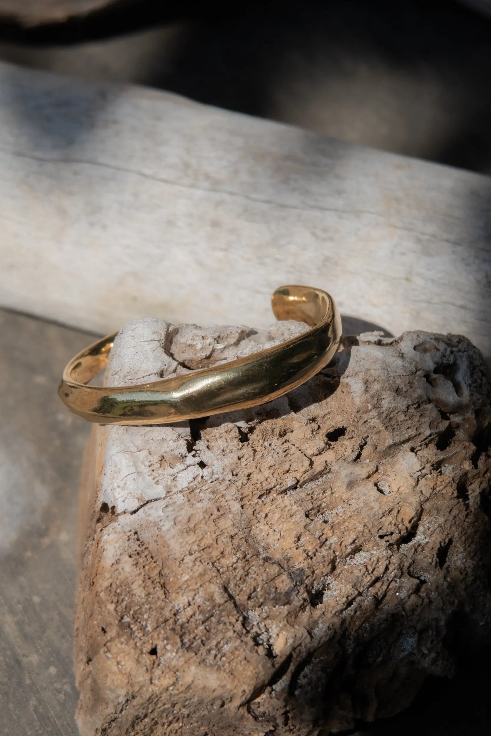 Thick unisex Gold Bracelet, Chunky bracelet, Minimal Bangle Cuff bracelet, Statement jewelry, Boho chic bracelet femme, 24k gold filled