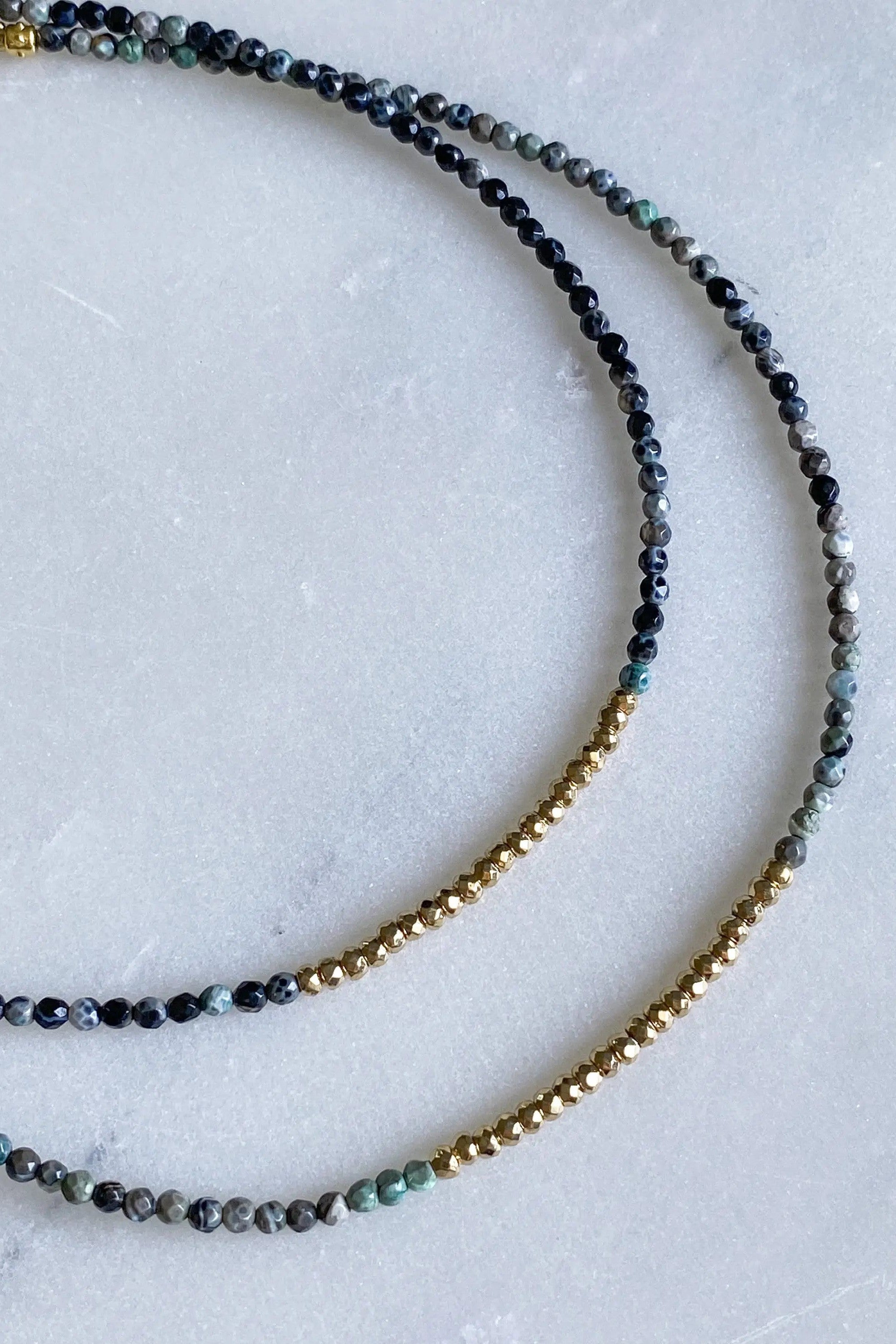 NAFSIKA Agate Beaded Necklace, Heishi surfer necklace, Dainty choker necklace, Gold hematite layering necklace, Collier pierre boho