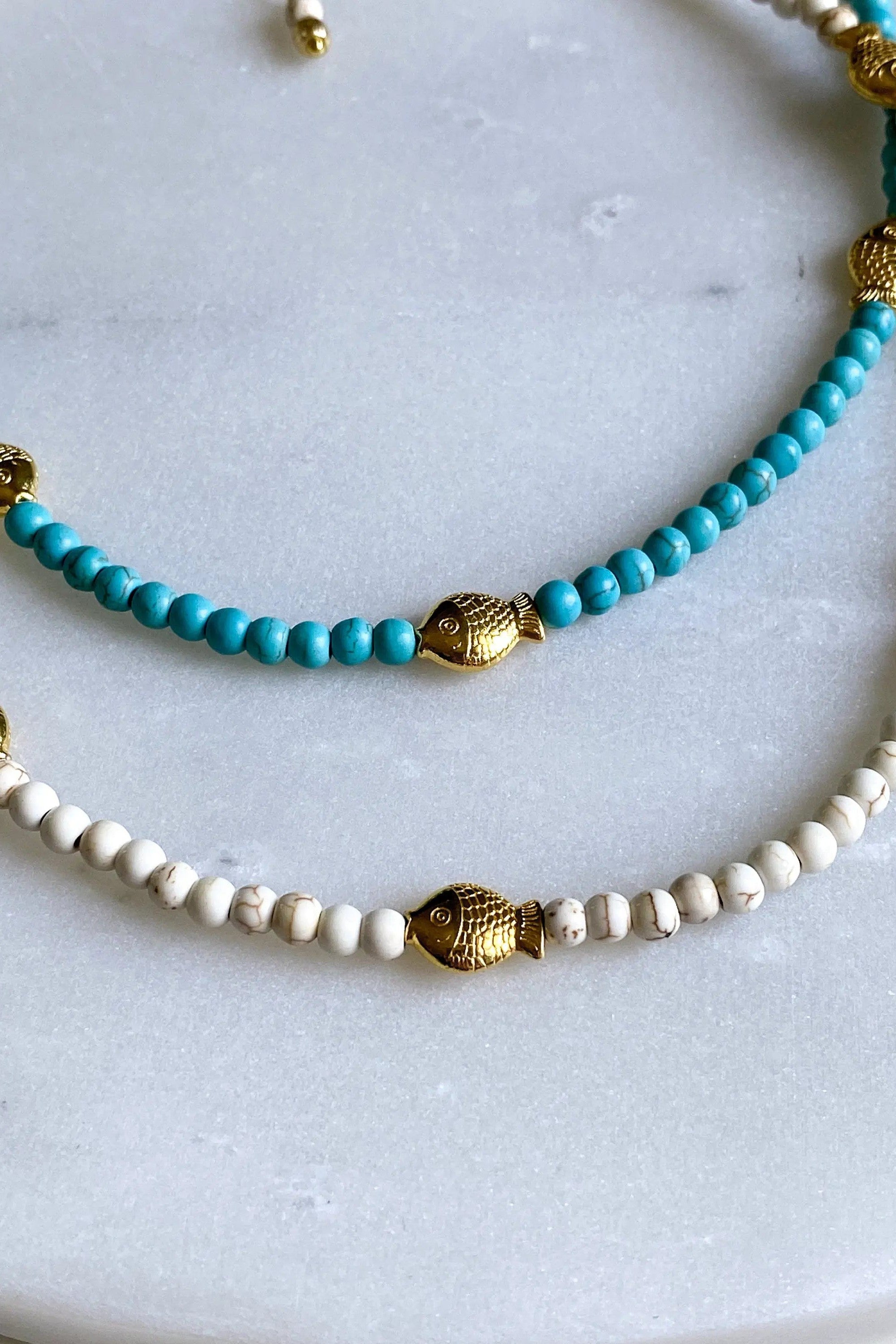 NIREAS Heishi necklace, Surfer Turquoise Necklace, Boho chic White Necklace, Gold fish Necklace, Collier pierres, Gift for her