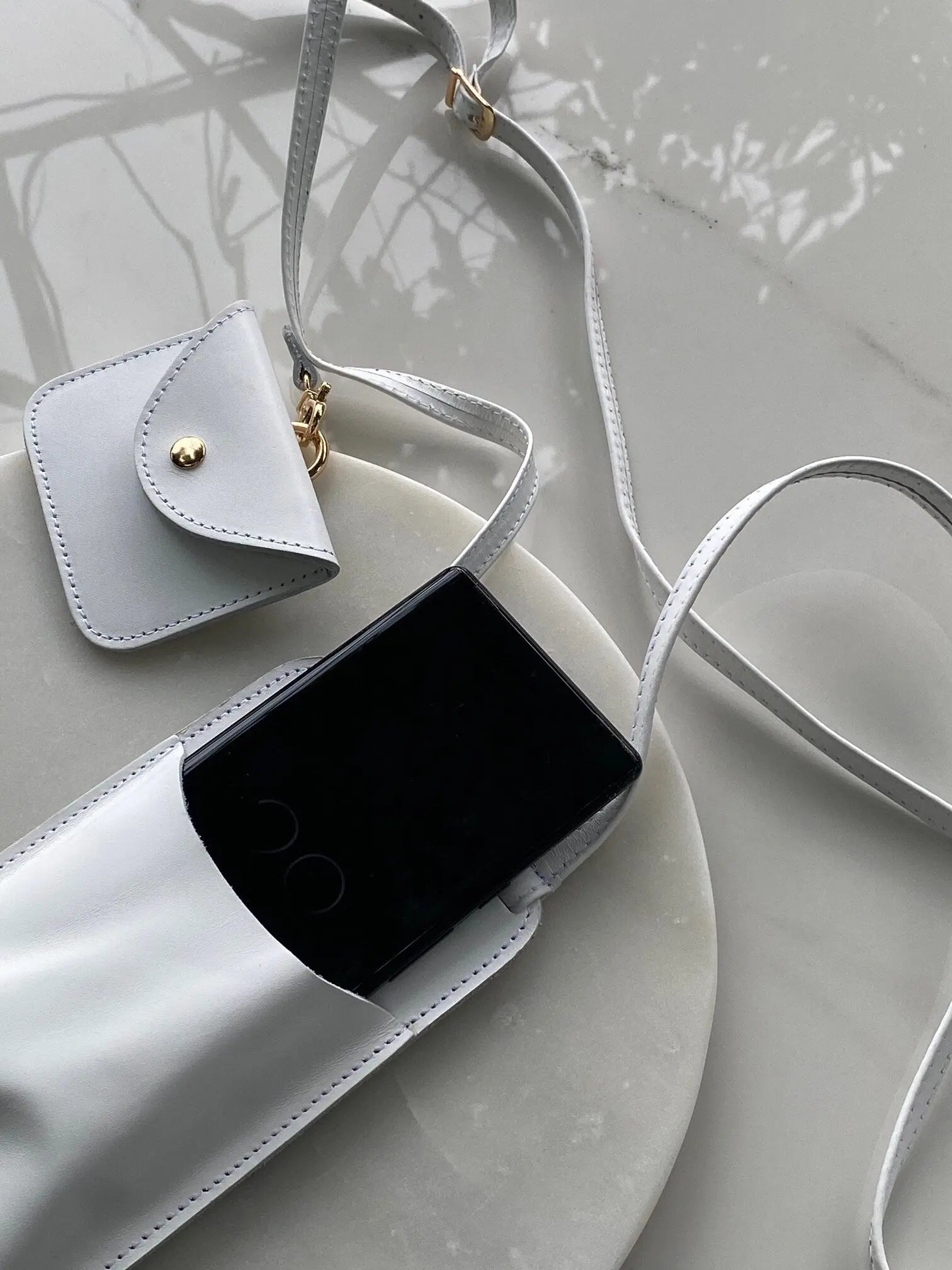 IRIS, Leather Phone crossbody bag, Mobile Phone Case Wallet, Air pods case, Portable phone cover, card slot, fashion mobile phone case