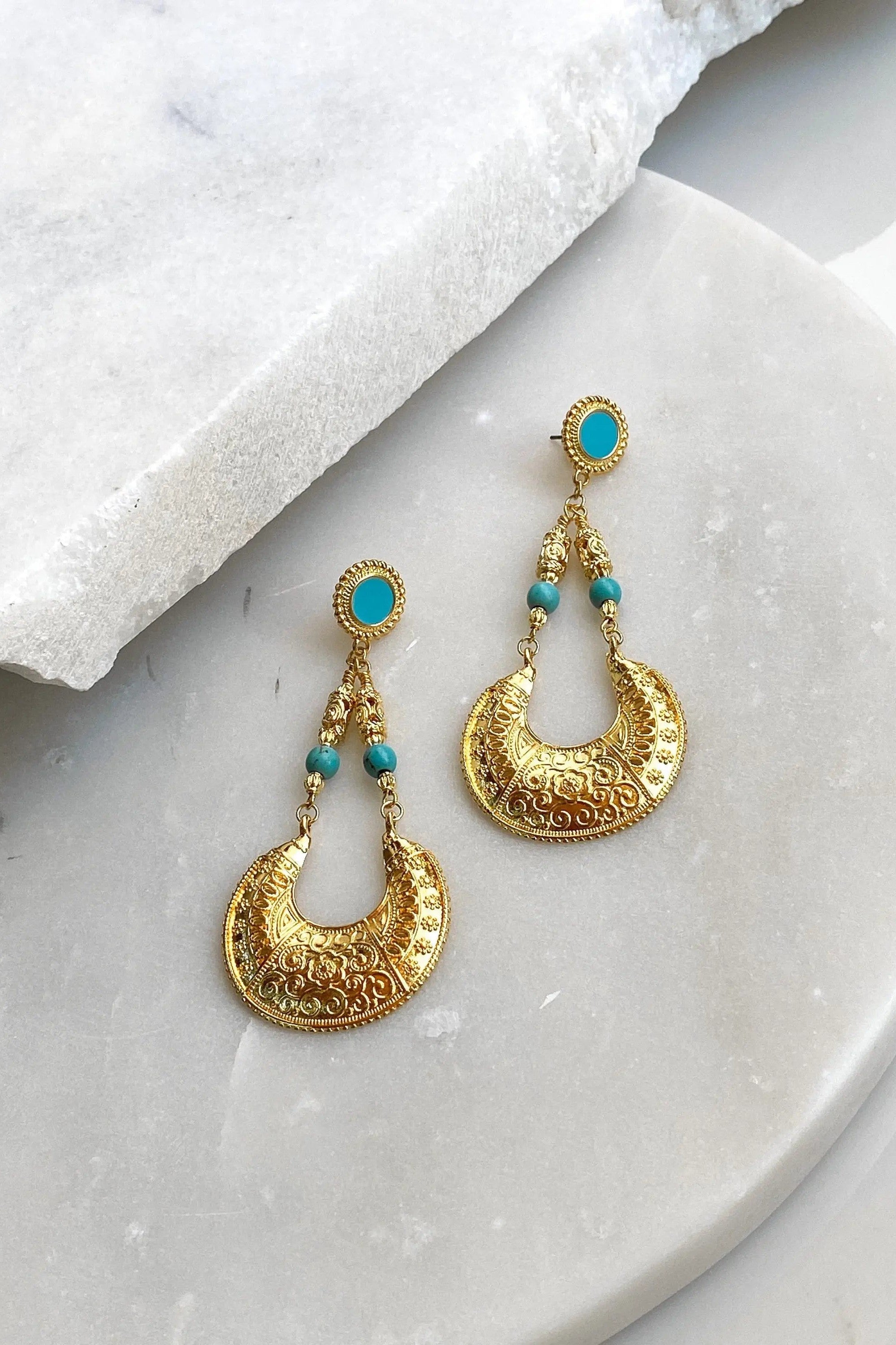 Statement oversize earrings, Boho chic earrings, Turquoise and gold Tribal Earrings, Bijoux éthniques, Boucles d'oreilles, MYRTÓ
