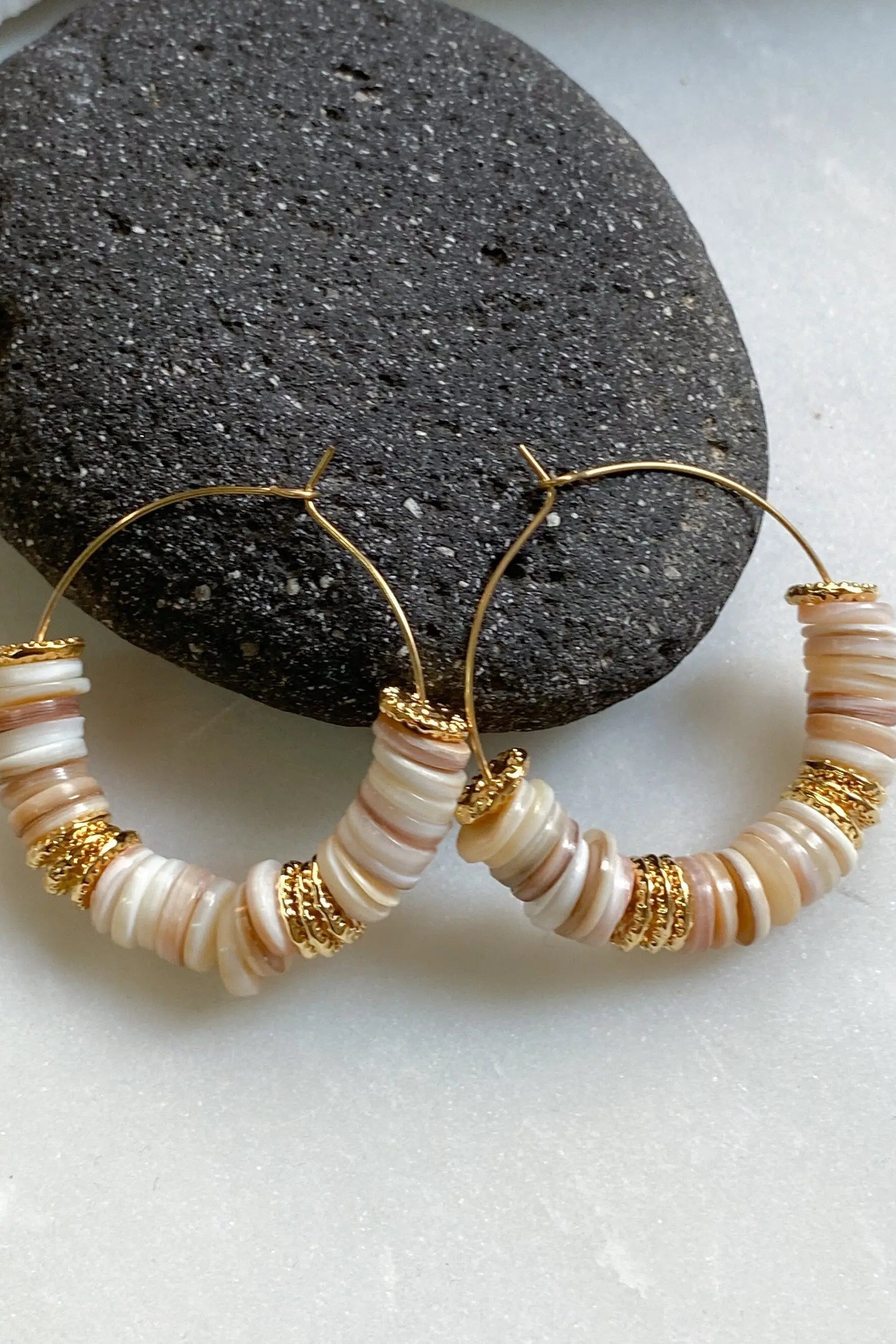 SHELL Hoop earrings, Natural heishi beads earrings , Earthy colors hoop earrings, Creoles boho, Hoop Gypsy earrings, Summer jewelry
