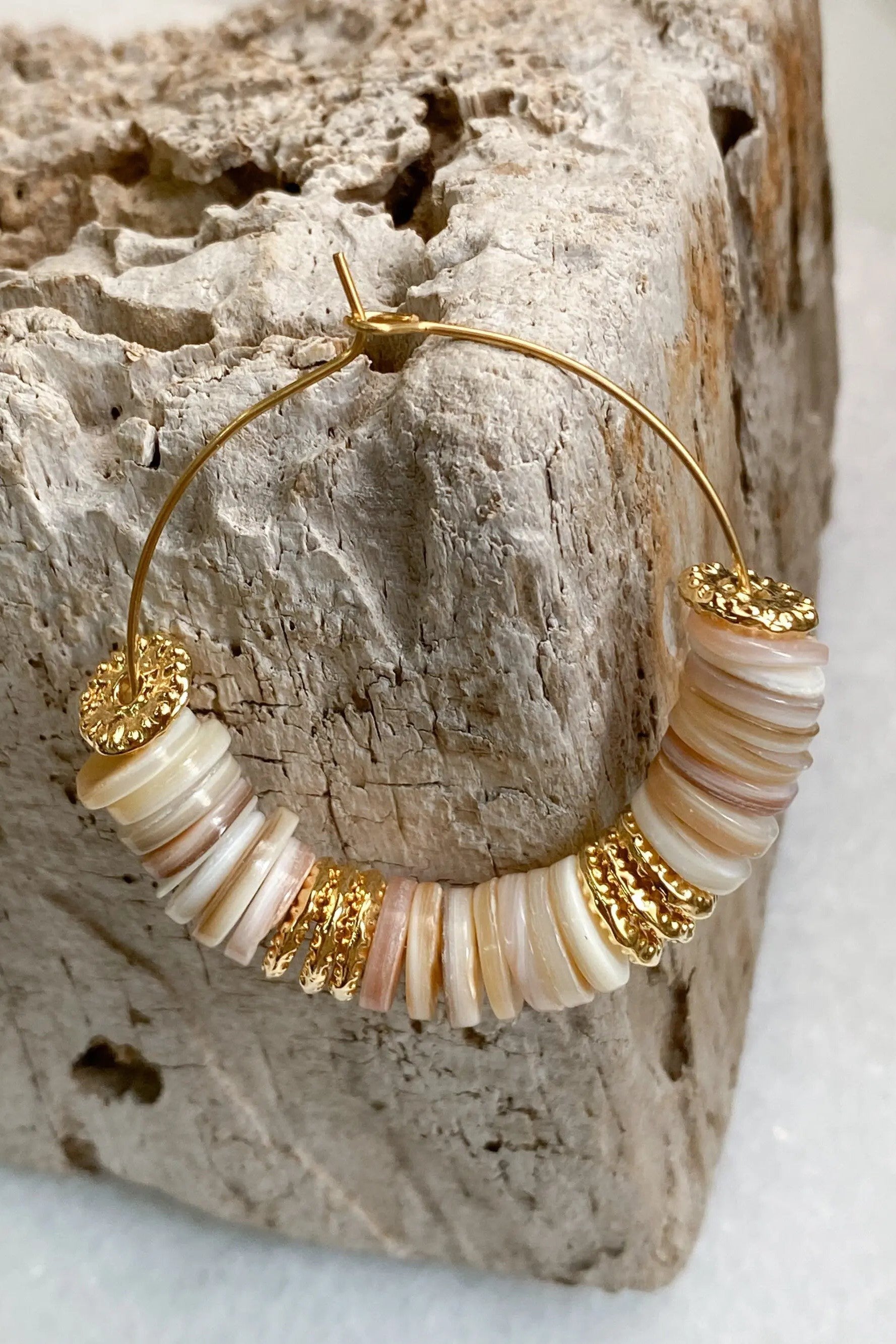 SHELL Hoop earrings, Natural heishi beads earrings , Earthy colors hoop earrings, Creoles boho, Hoop Gypsy earrings, Summer jewelry