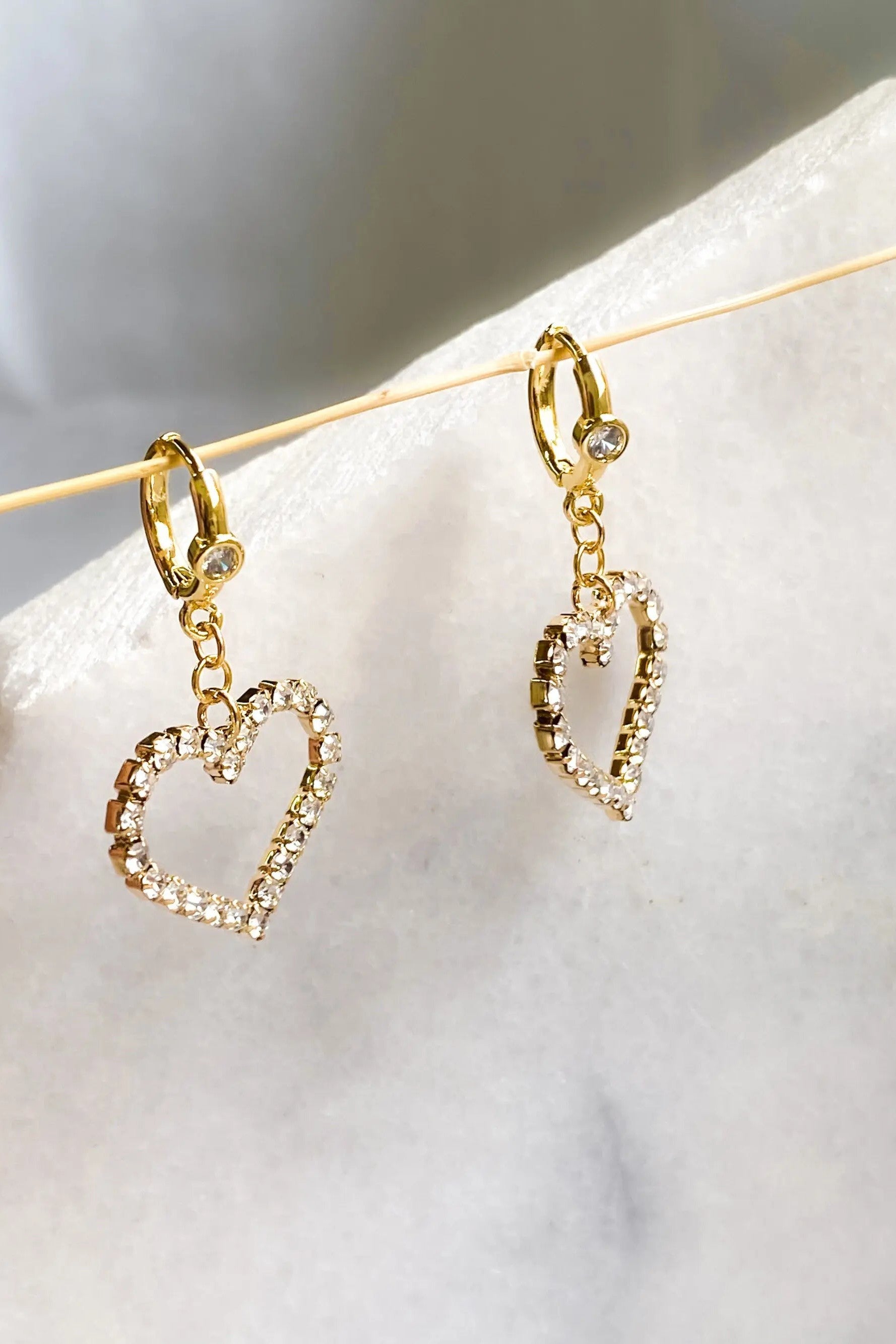 Large Heart Earrings, Gold Huggie hoop earrings with big crystal heart, Statement heart charm earrings, Y2K Vintage style, Valentine Gift