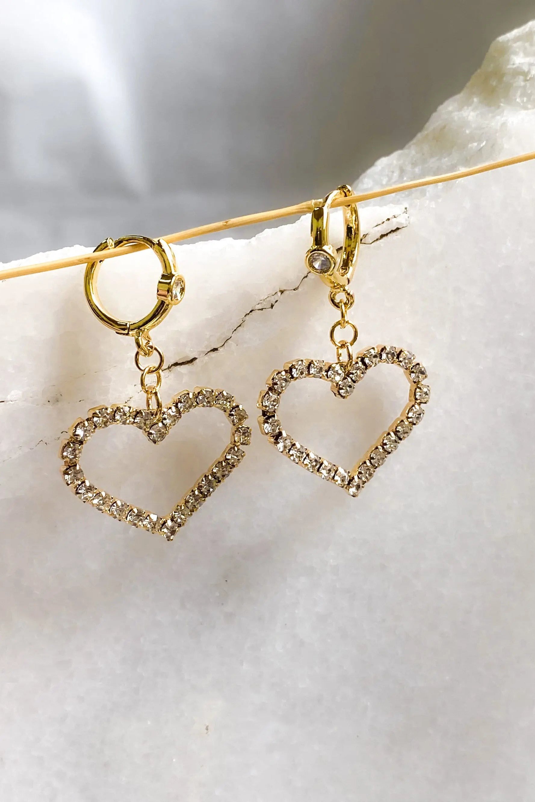 Large Heart Earrings, Gold Huggie hoop earrings with big crystal heart, Statement heart charm earrings, Y2K Vintage style, Valentine Gift