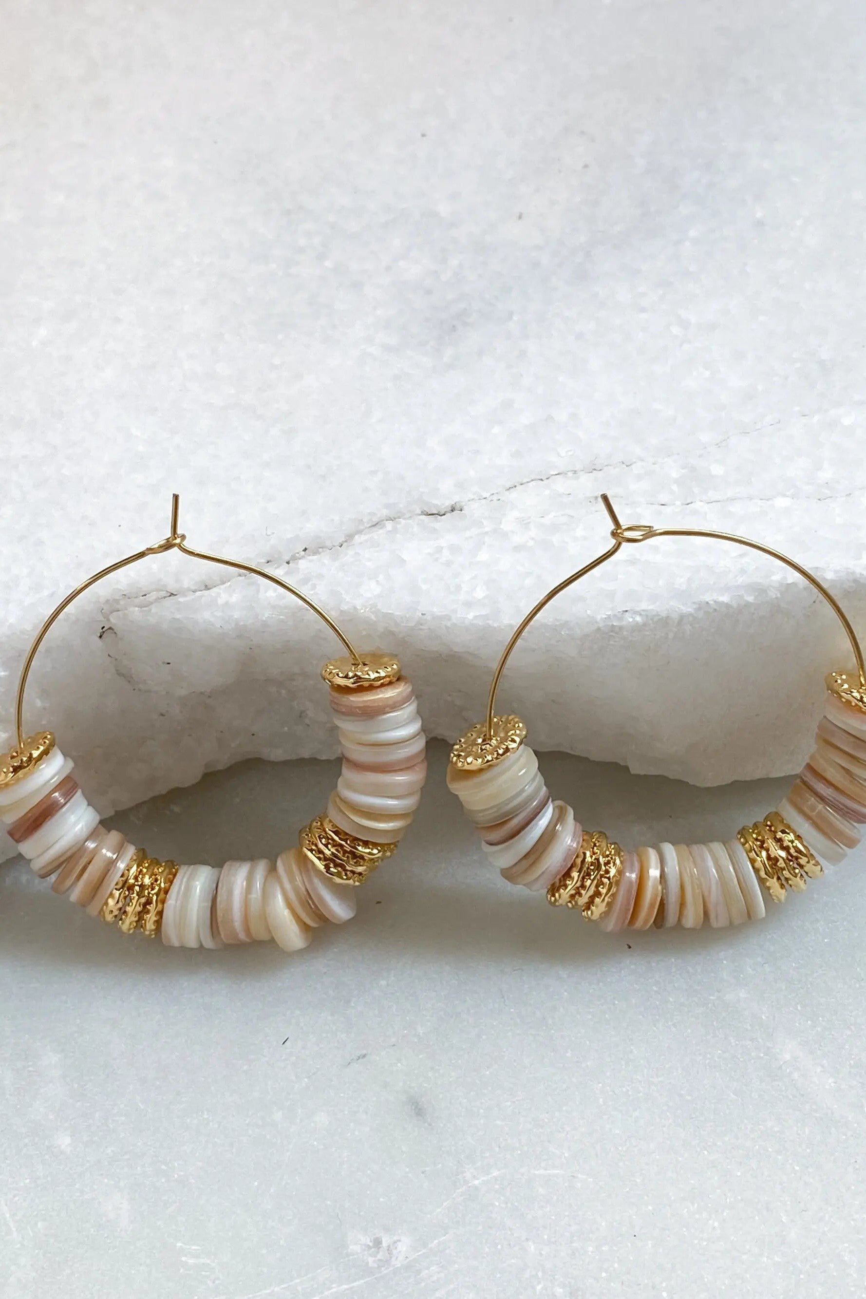 SHELL Hoop earrings, Natural heishi beads earrings , Earthy colors hoop earrings, Creoles boho, Hoop Gypsy earrings, Summer jewelry