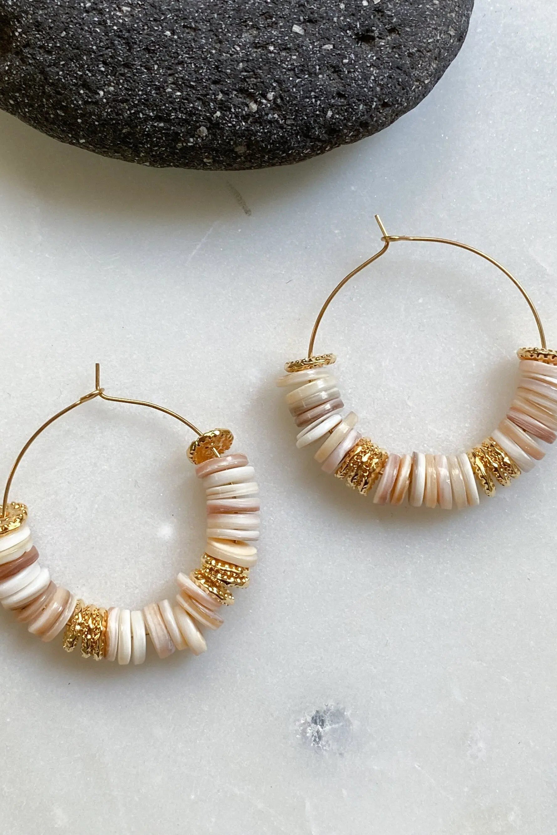 SHELL Hoop earrings, Natural heishi beads earrings , Earthy colors hoop earrings, Creoles boho, Hoop Gypsy earrings, Summer jewelry