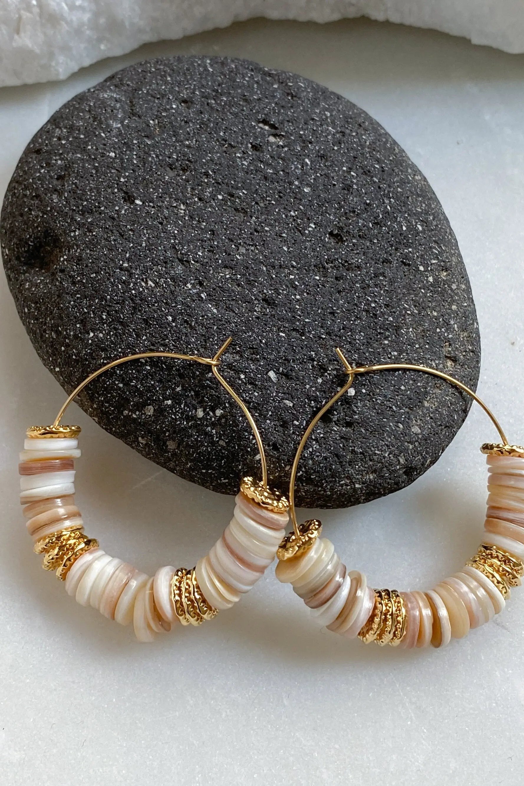 SHELL Hoop earrings, Natural heishi beads earrings , Earthy colors hoop earrings, Creoles boho, Hoop Gypsy earrings, Summer jewelry