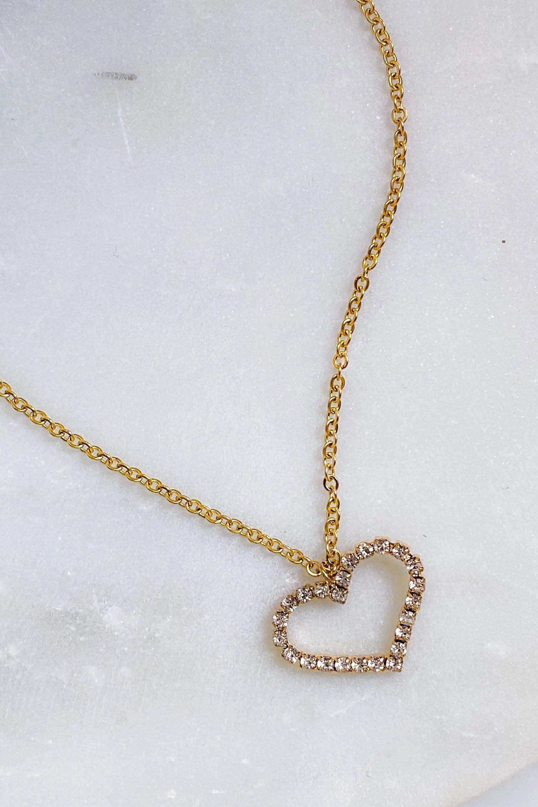 Heart charm Necklace, Gold chain necklace with crystal heart, Dainty Minimalist necklace, Necklace with large heart pendant, Gift for her