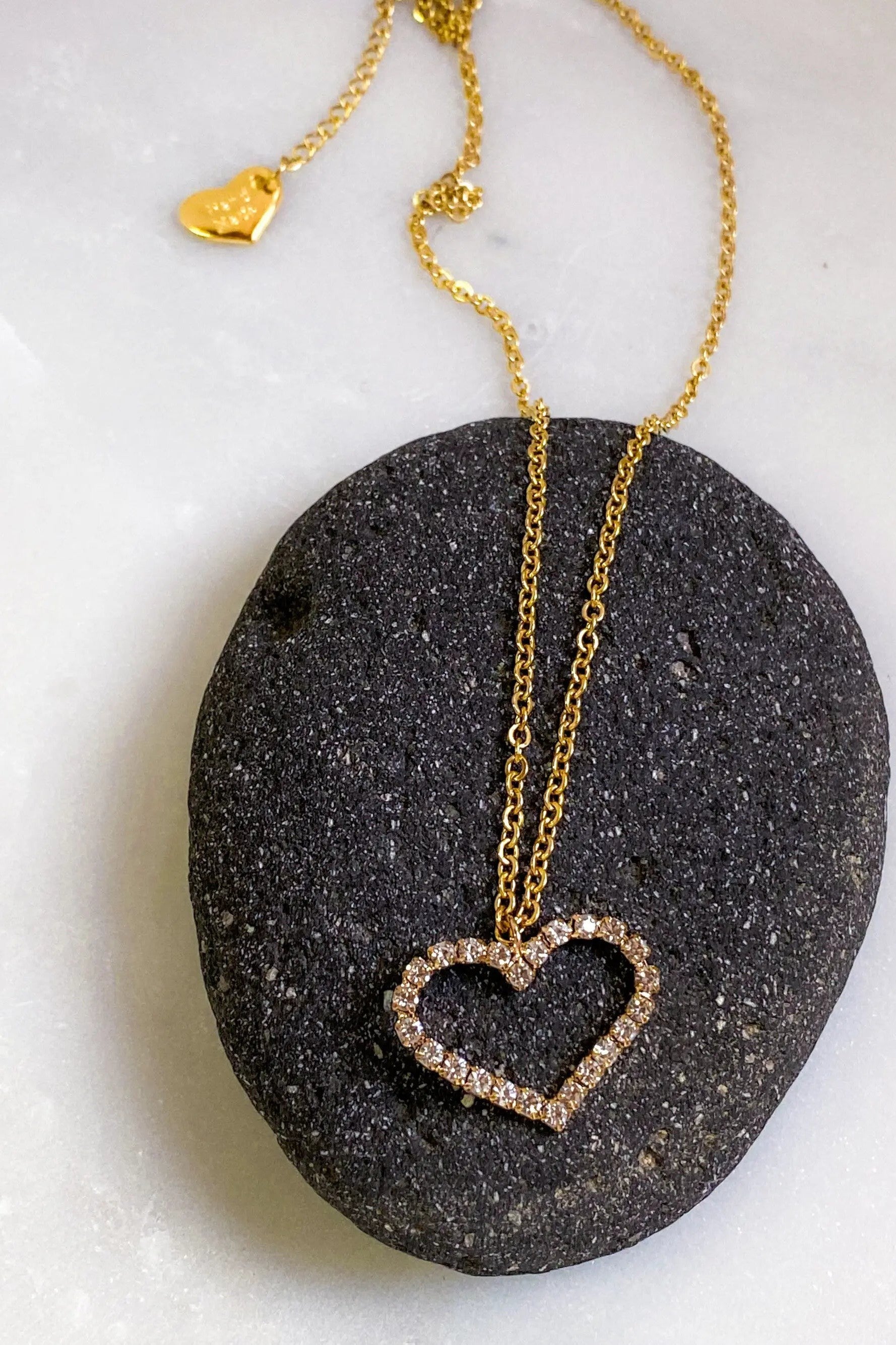 Heart charm Necklace, Gold chain necklace with crystal heart, Dainty Minimalist necklace, Necklace with large heart pendant, Gift for her