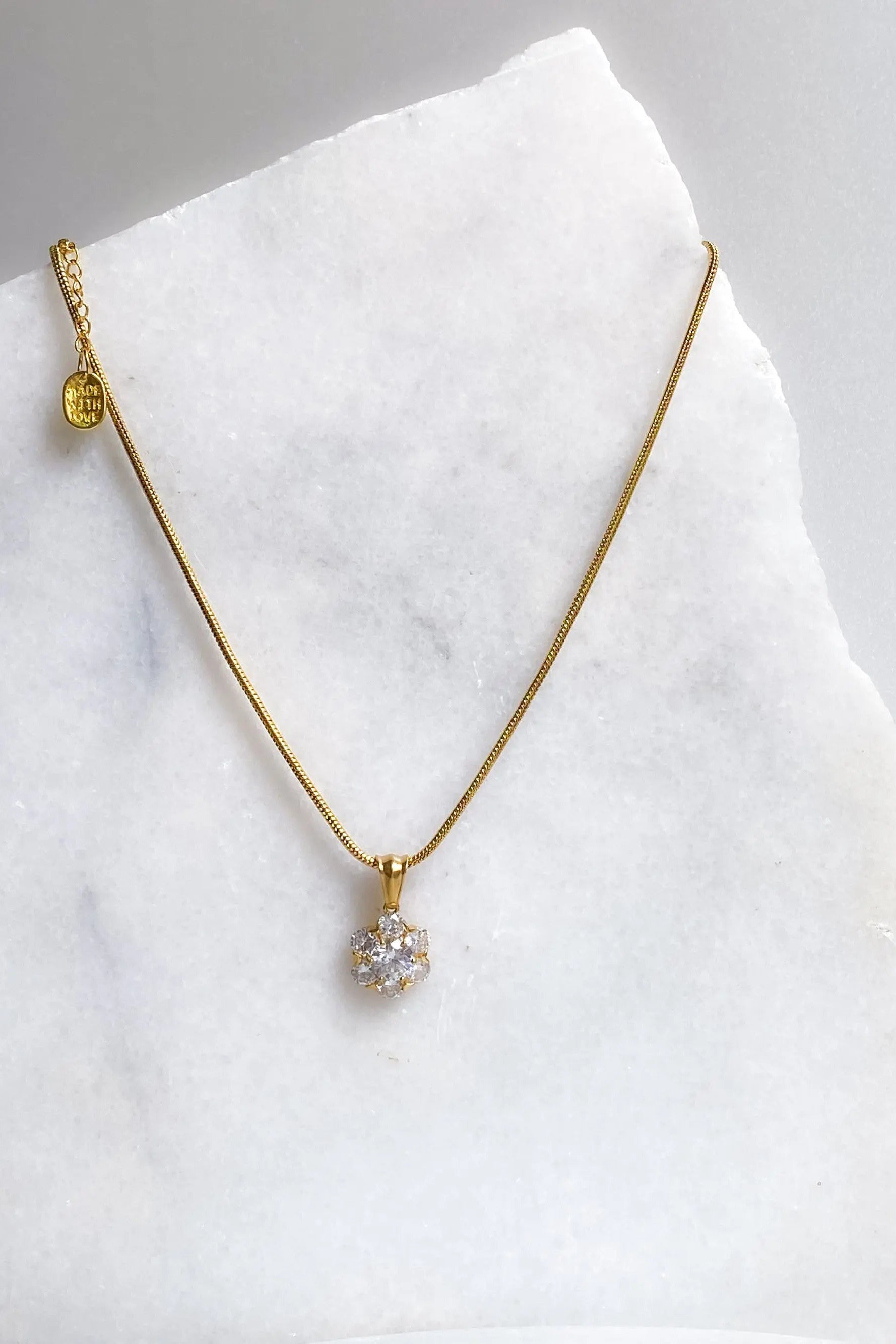 Flower charm necklace, Zircon daisy pendant on gold chain necklace, Gold round chain with daisy charm, Sunflower Medallion, Gift for her