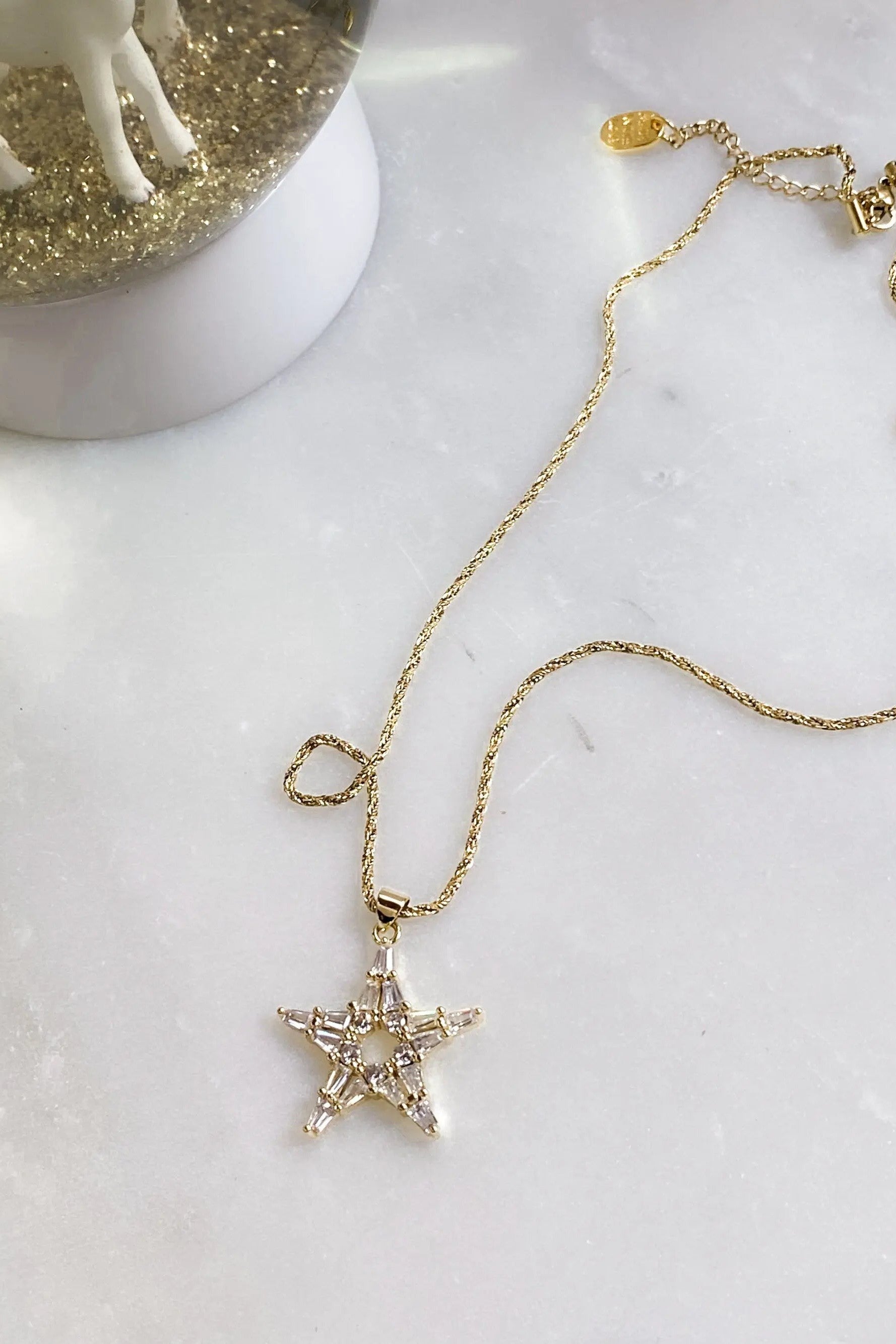 Gold Chain Star pendant necklace, Dainty Gold rope chain, Zircon Star Medallion, Thin chain Necklace with big star charm, Y2K star necklace