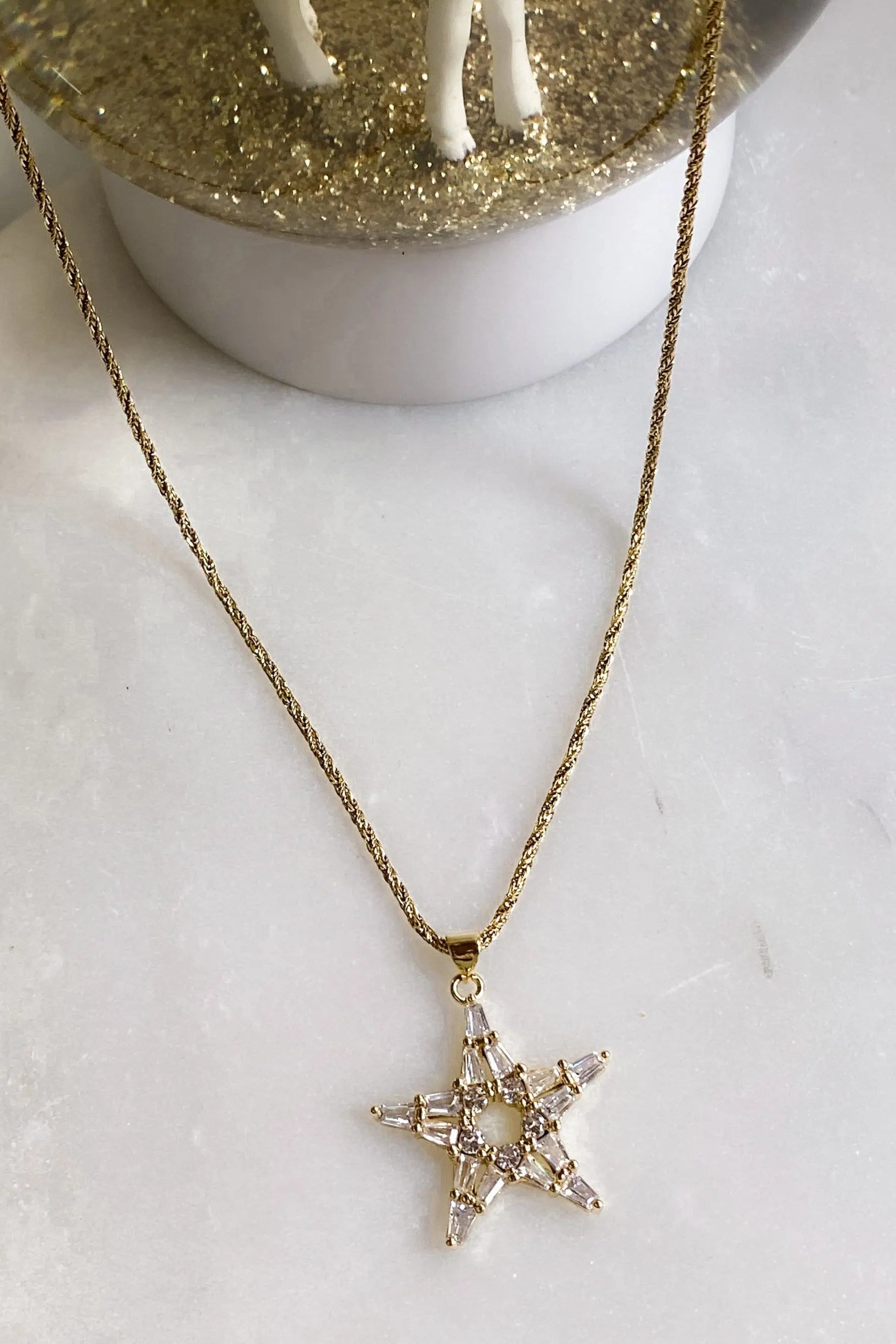 Gold Chain Star pendant necklace, Dainty Gold rope chain, Zircon Star Medallion, Thin chain Necklace with big star charm, Y2K star necklace