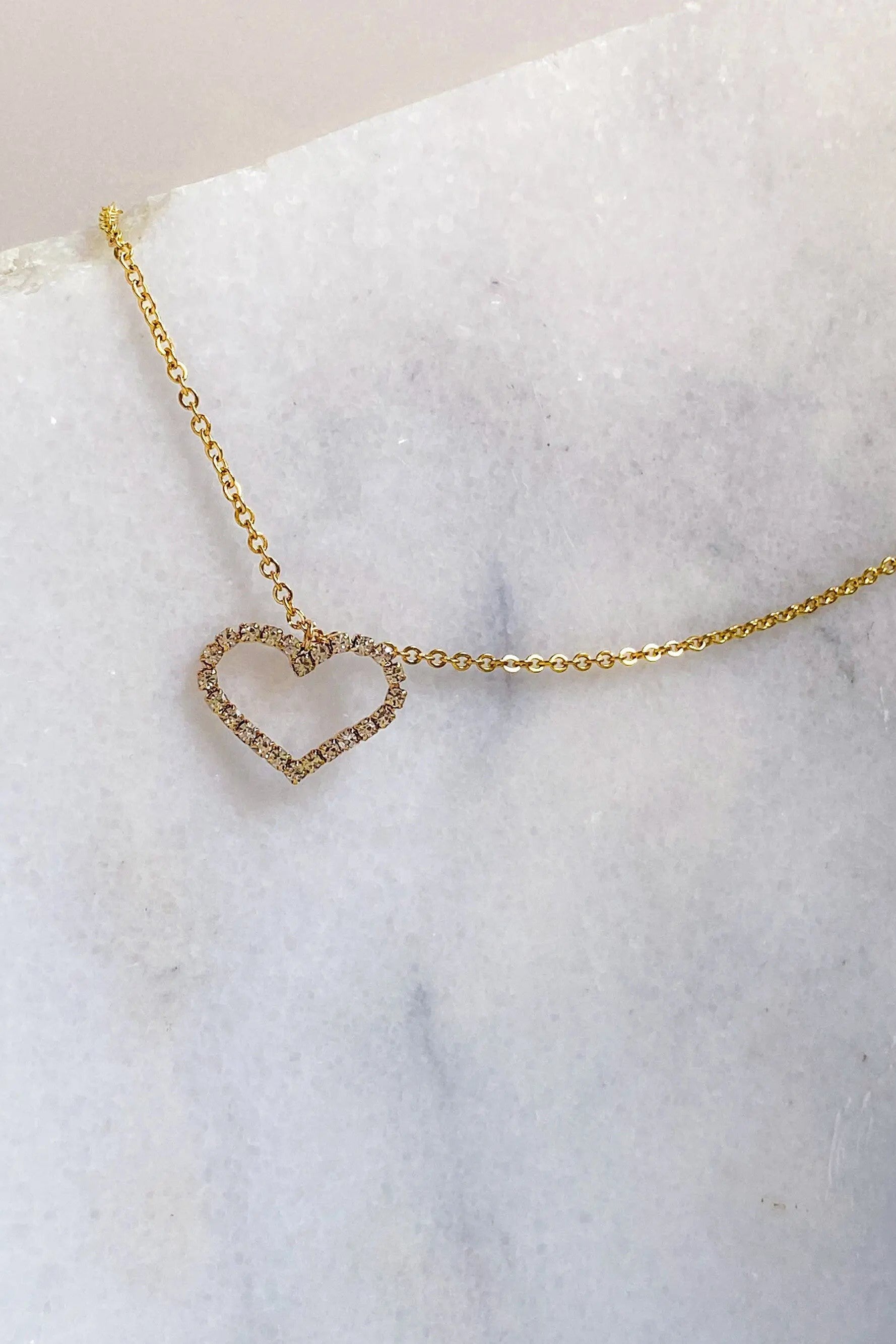 Heart charm Necklace, Gold chain necklace with crystal heart, Dainty Minimalist necklace, Necklace with large heart pendant, Gift for her