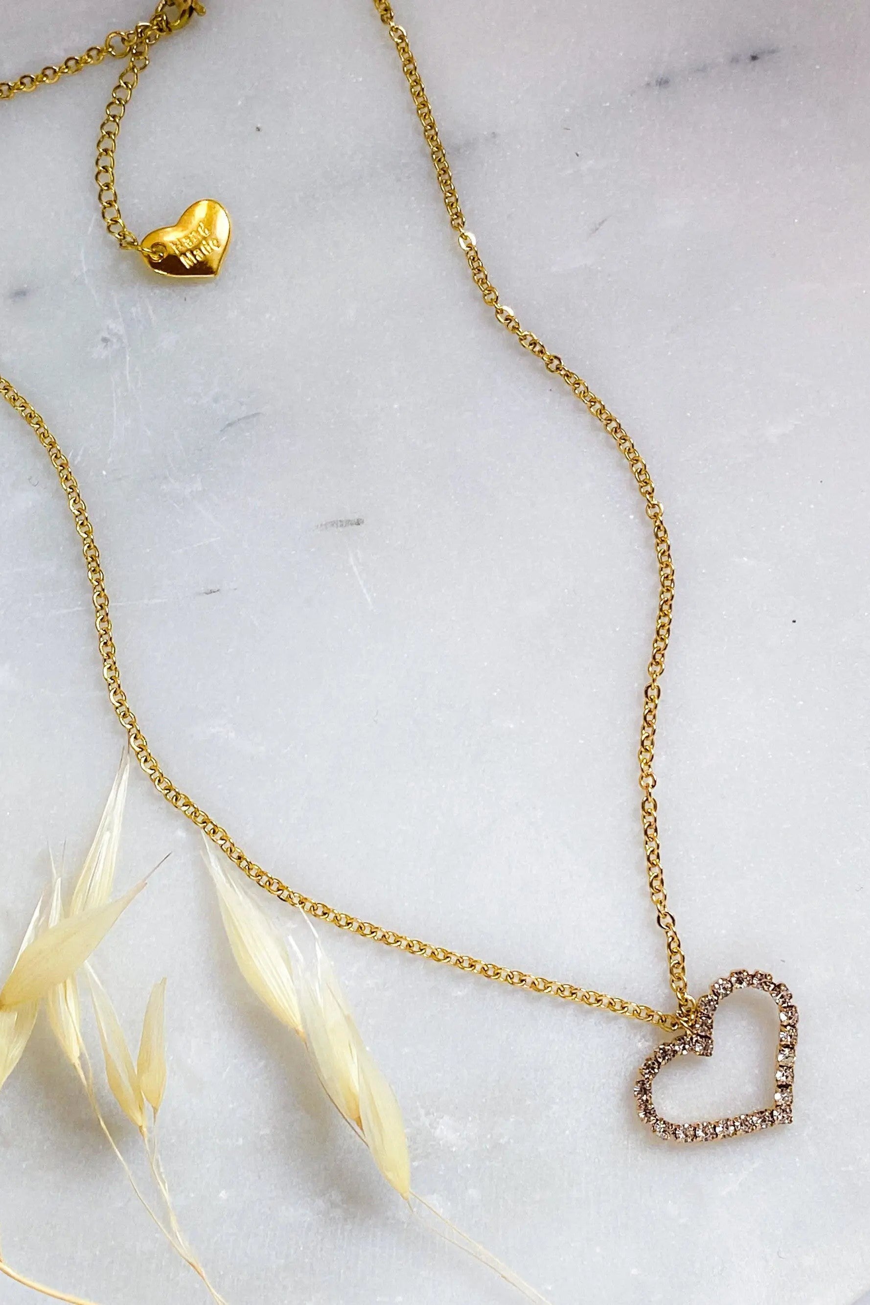 Heart charm Necklace, Gold chain necklace with crystal heart, Dainty Minimalist necklace, Necklace with large heart pendant, Gift for her