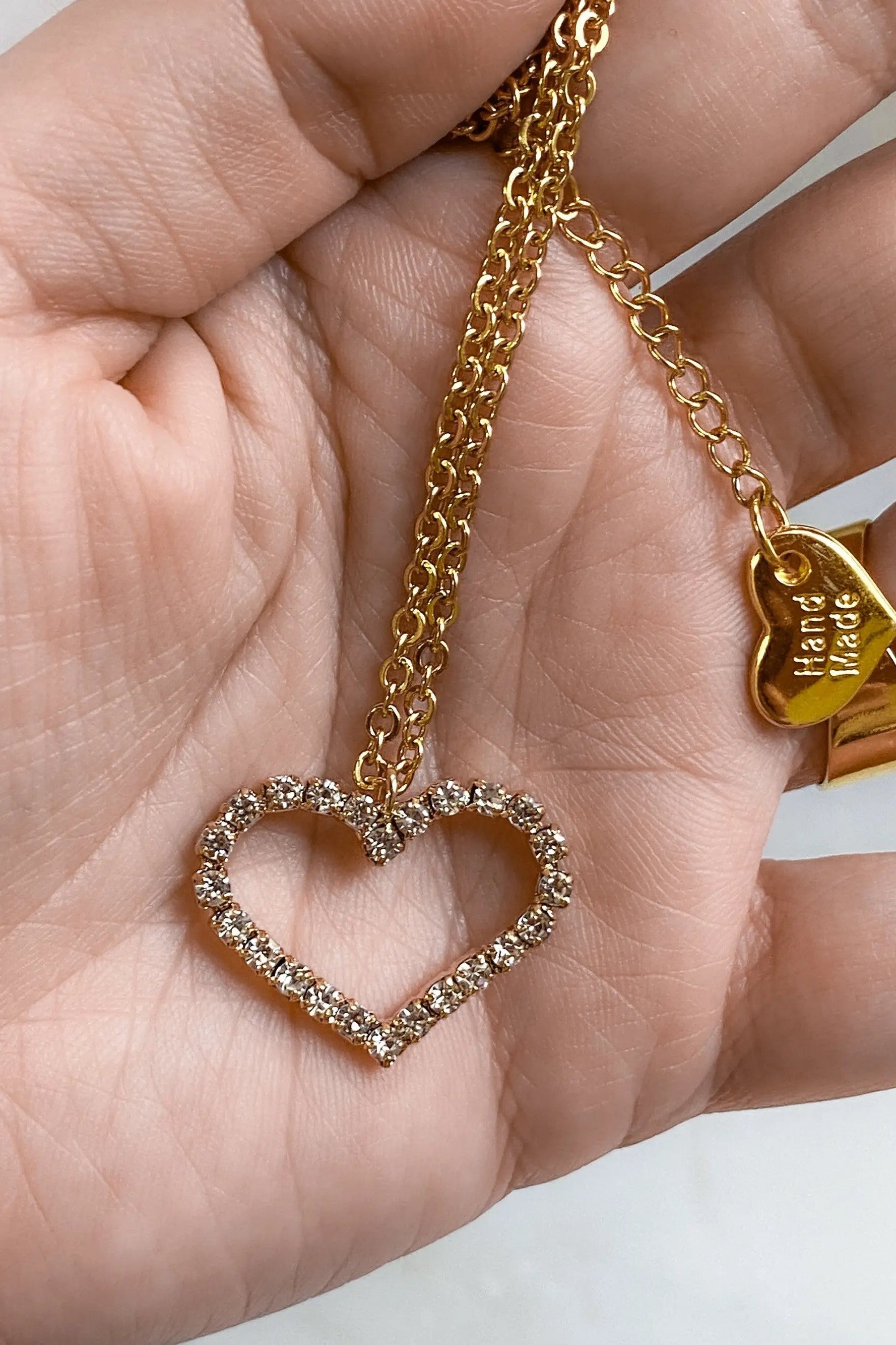Heart charm Necklace, Gold chain necklace with crystal heart, Dainty Minimalist necklace, Necklace with large heart pendant, Gift for her
