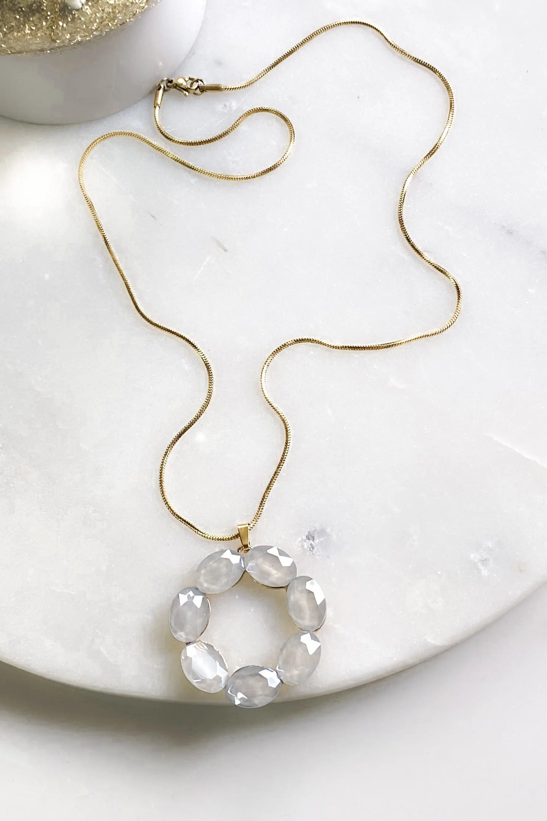 Big circle pendant necklace, Crystal Round pendant, Flower necklace, Large circle gold Chain Necklace, Long chain necklace, Mum gift
