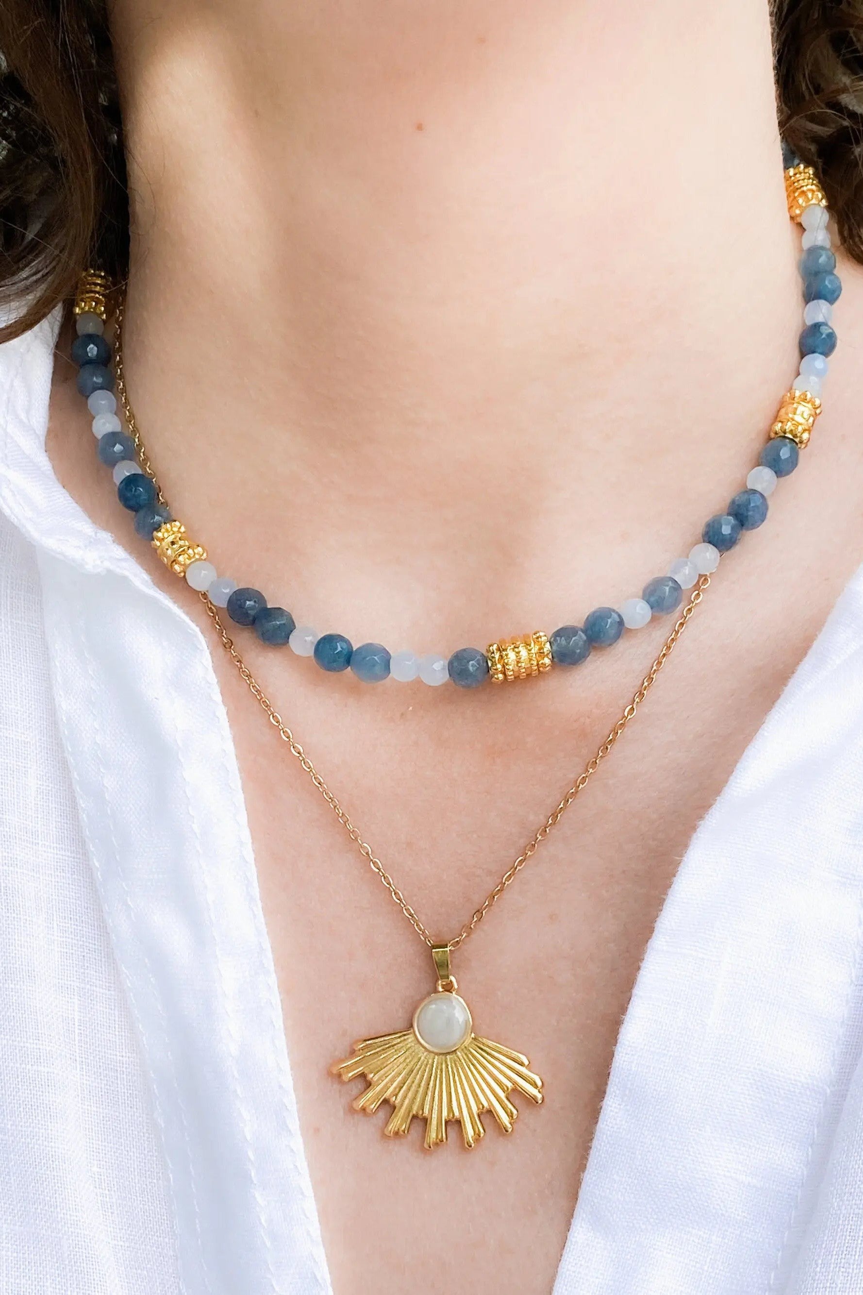 KALI Dainty Agate necklace, Heishi Surfer necklace, Boho chic necklace, Blue Beaded Necklace, Collier pierre femme, Gift for her