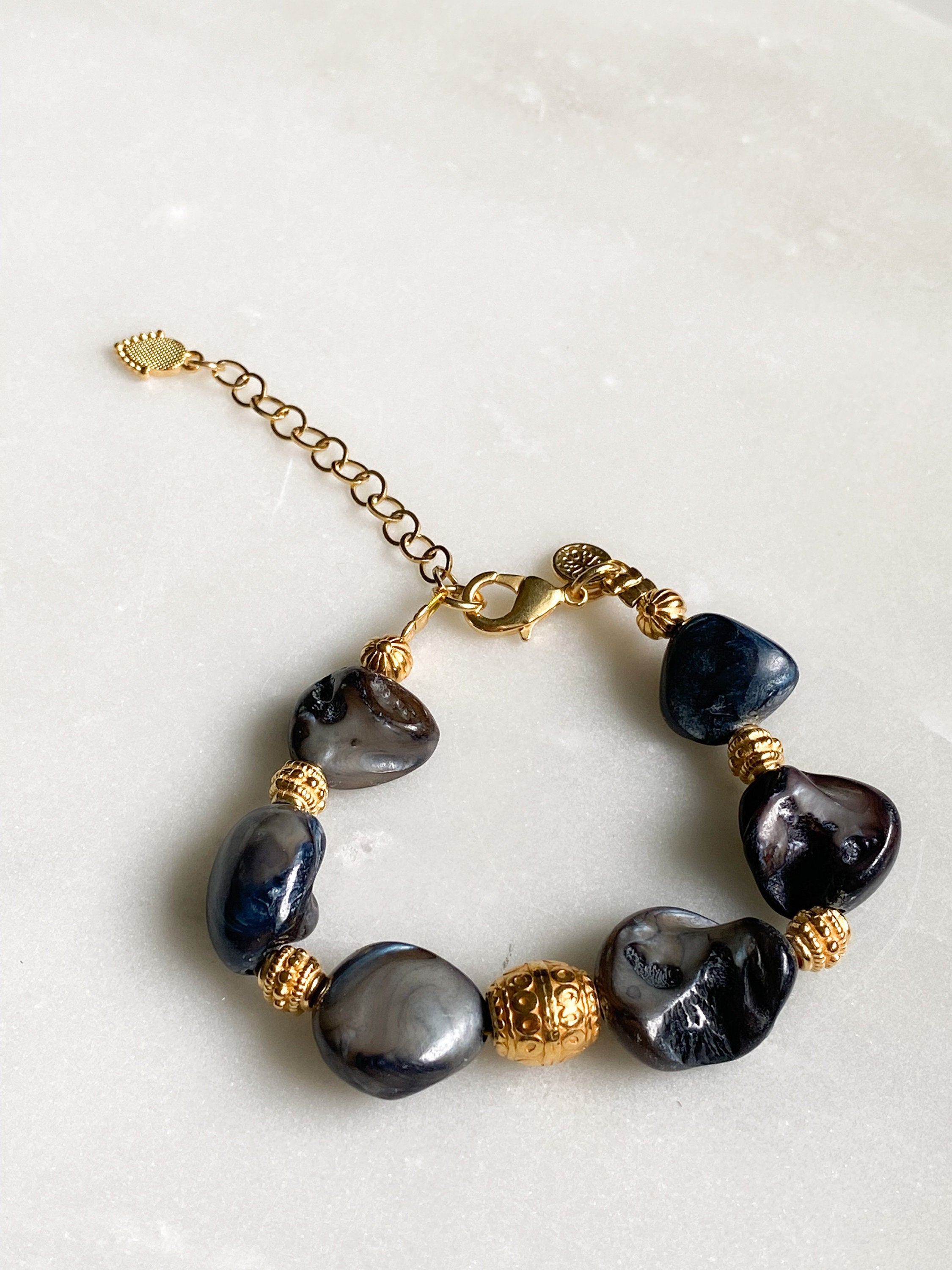 Statement shell beads bracelet