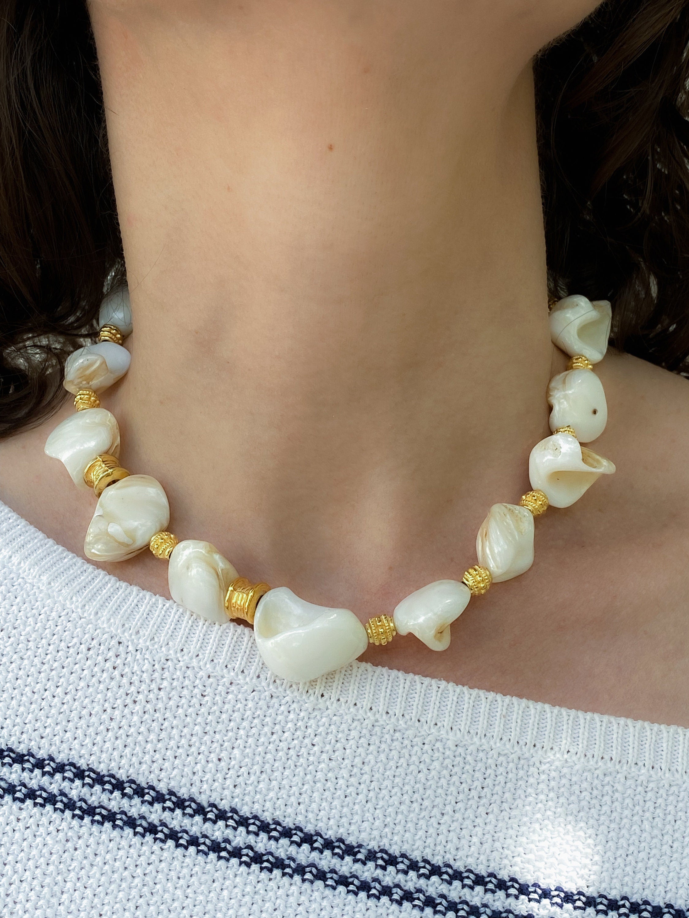Statement shell beads bracelet