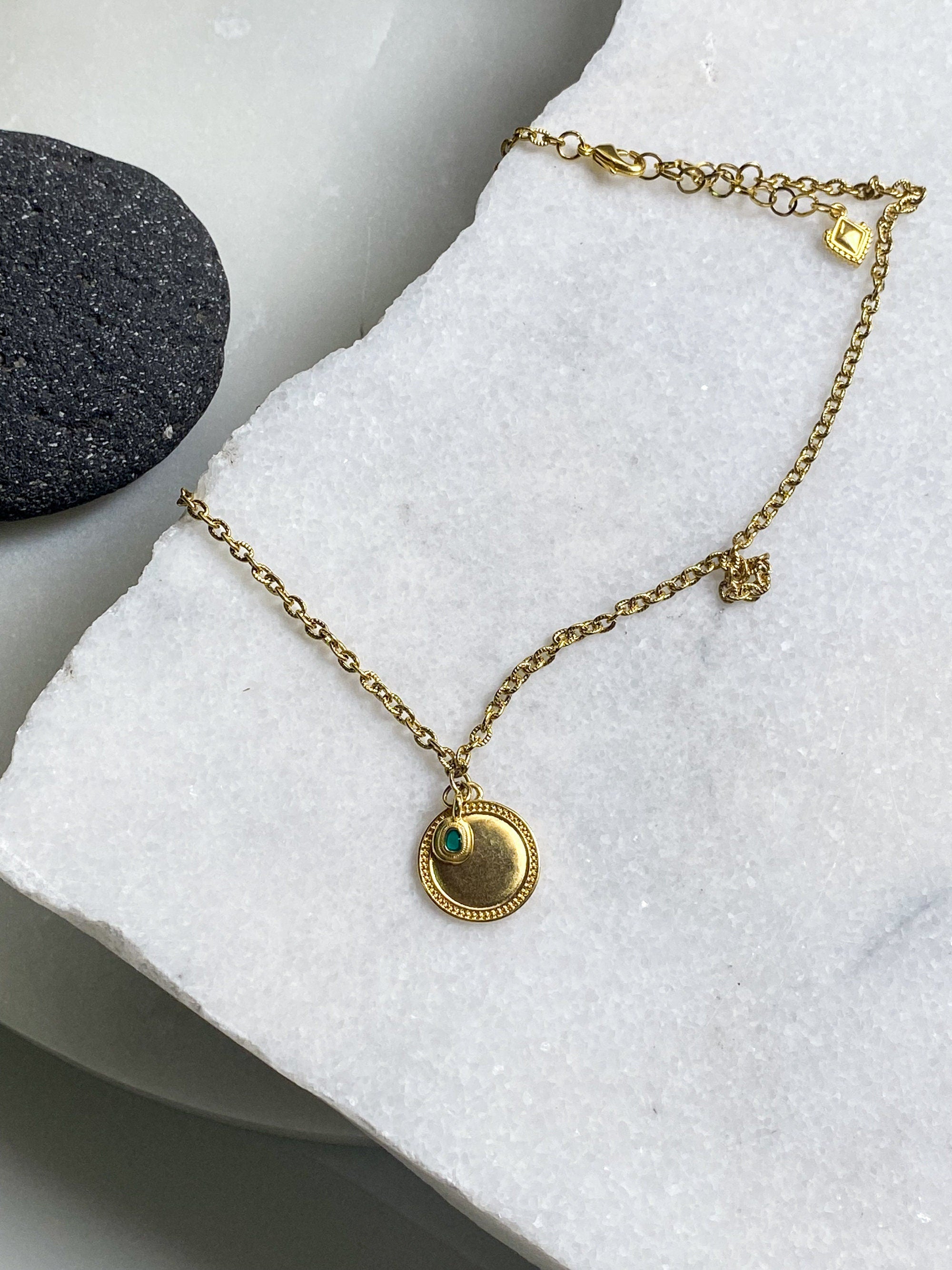 Gold Charm Necklace Boho Chic Chain Necklace Round Pendant Vintage style Christmas Gift, Halskette Medallion, IRENE