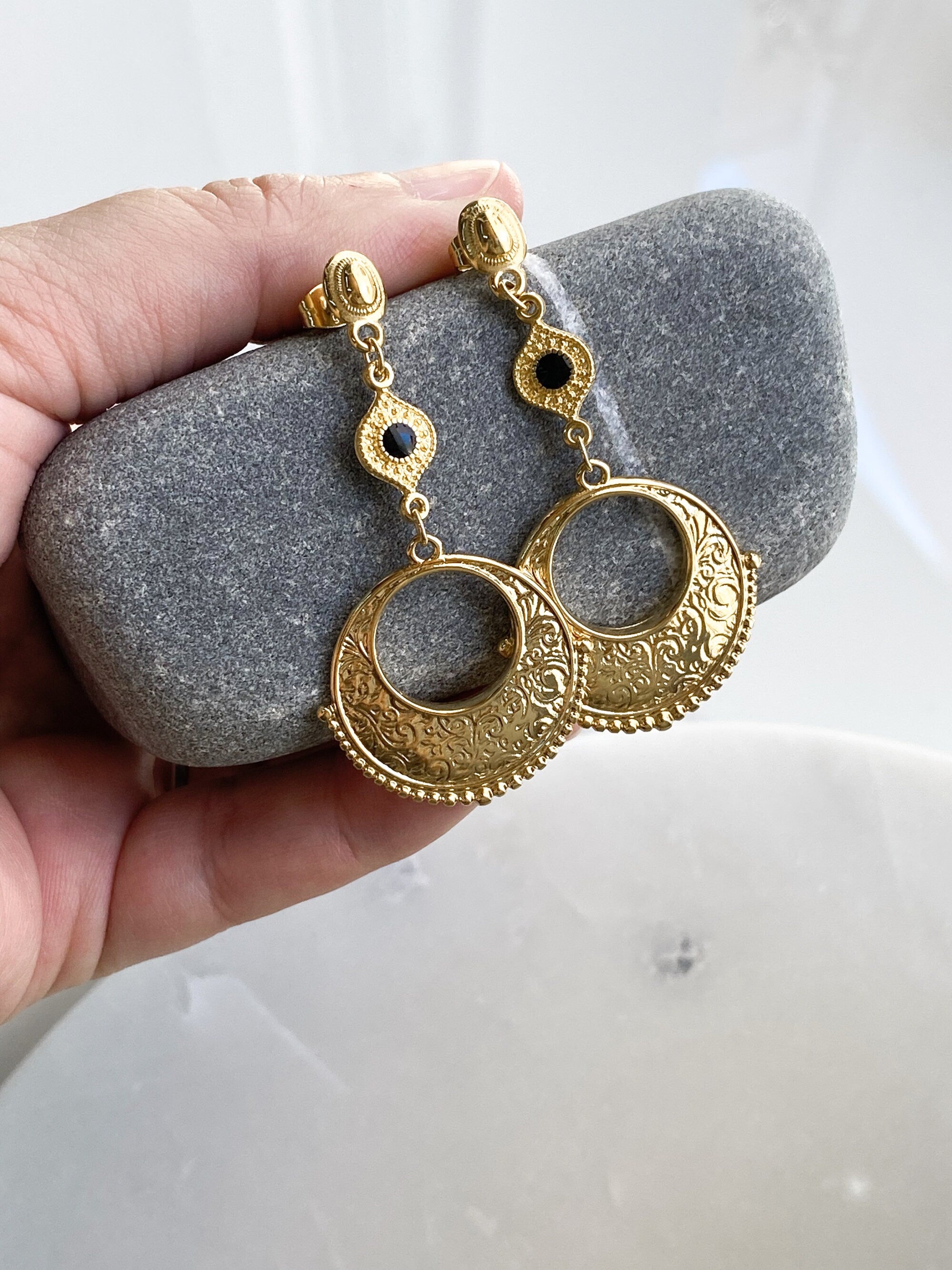 Anniversary Gift Dangle Tribal Earrings Black Gold Boho Earrings Ancient Earrings, Bijoux éthniques, Boucles d'oreilles noir AVRA