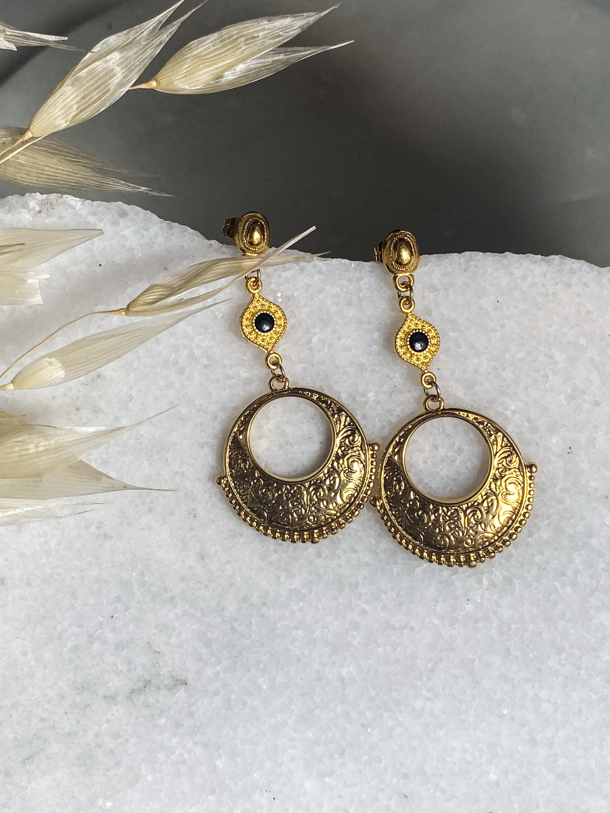 Anniversary Gift Dangle Tribal Earrings Black Gold Boho Earrings Ancient Earrings, Bijoux éthniques, Boucles d'oreilles noir AVRA