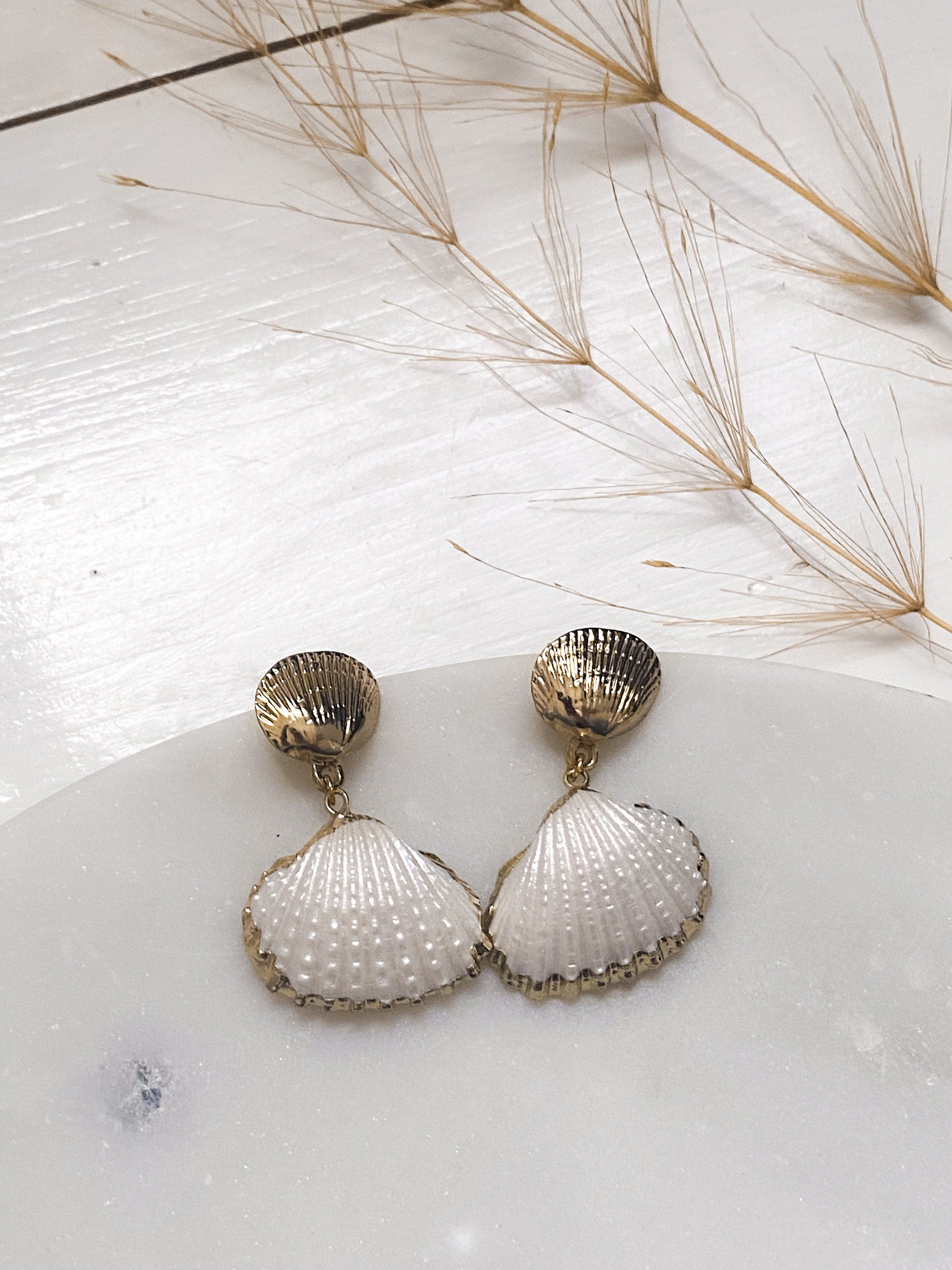 Natural sea shell earrings, Summer Little Mermaid Jewelry, Clam gold stud earrings, Siren core Aesthetic Jewelry, Mum Gift, PERSEPHONE