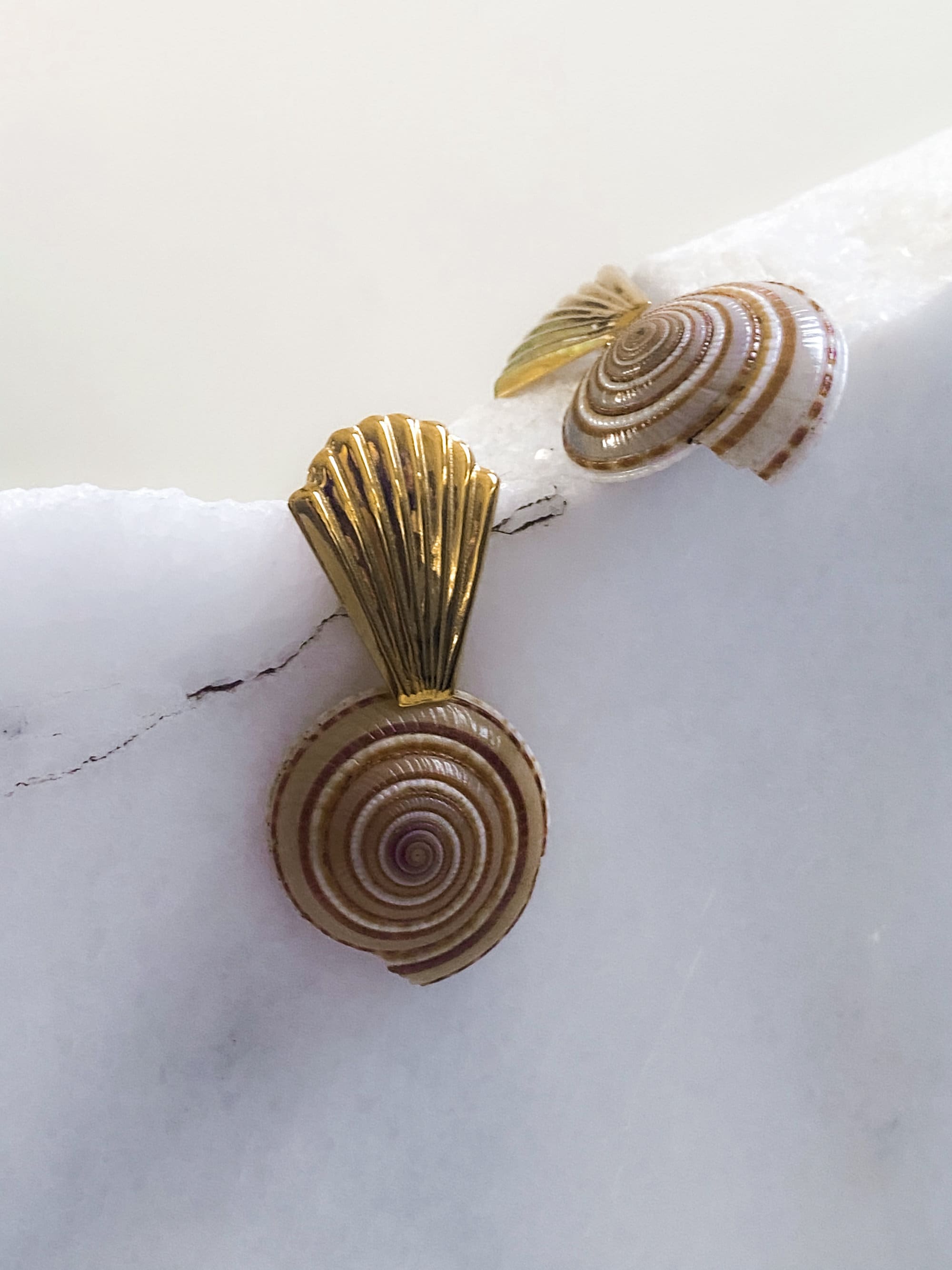 Big gold clam stud earrings with natural sea shells, Siren core aesthetic jewelry, Summer festive Little mermaid jewelry, Gift for her, GALI