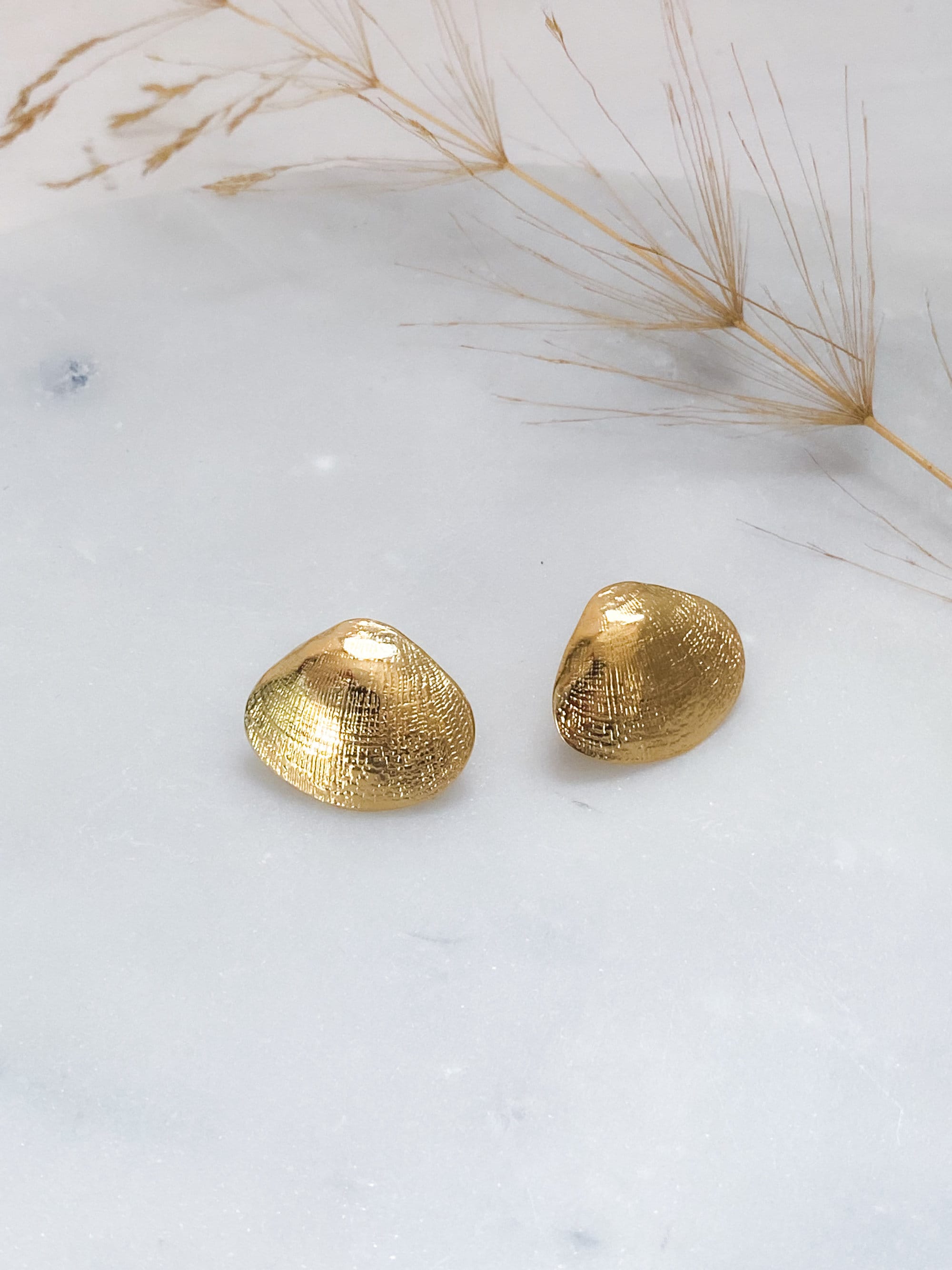 Oversize gold shell stud earrings, Big clam earrings, Little Mermaids Jewelry, Siren core Aesthetic Jewelry, Mum Gift, Gift for her, ANGELIA