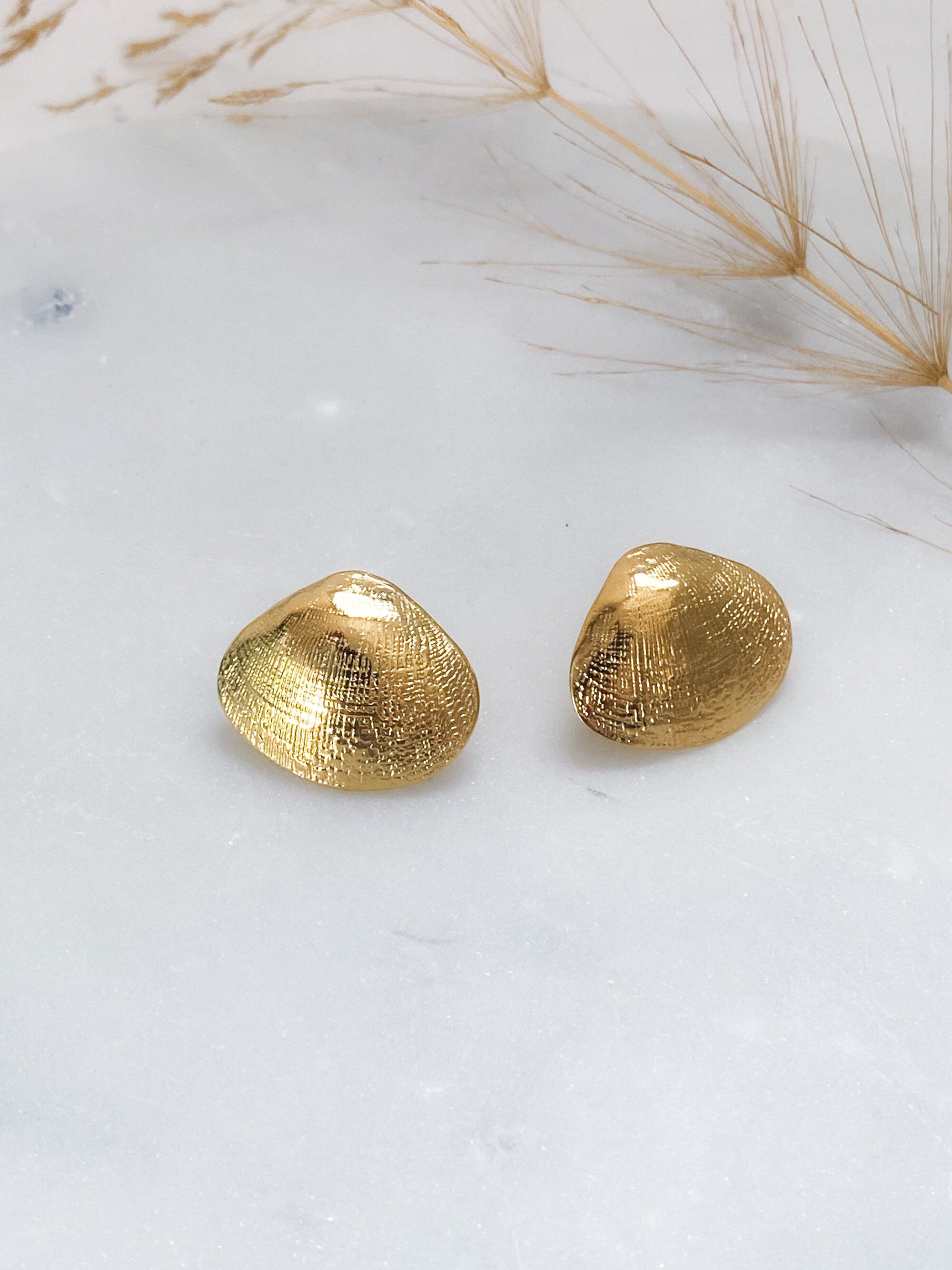 Oversize gold shell stud earrings, Big clam earrings, Little Mermaids Jewelry, Siren core Aesthetic Jewelry, Mum Gift, Gift for her, ANGELIA