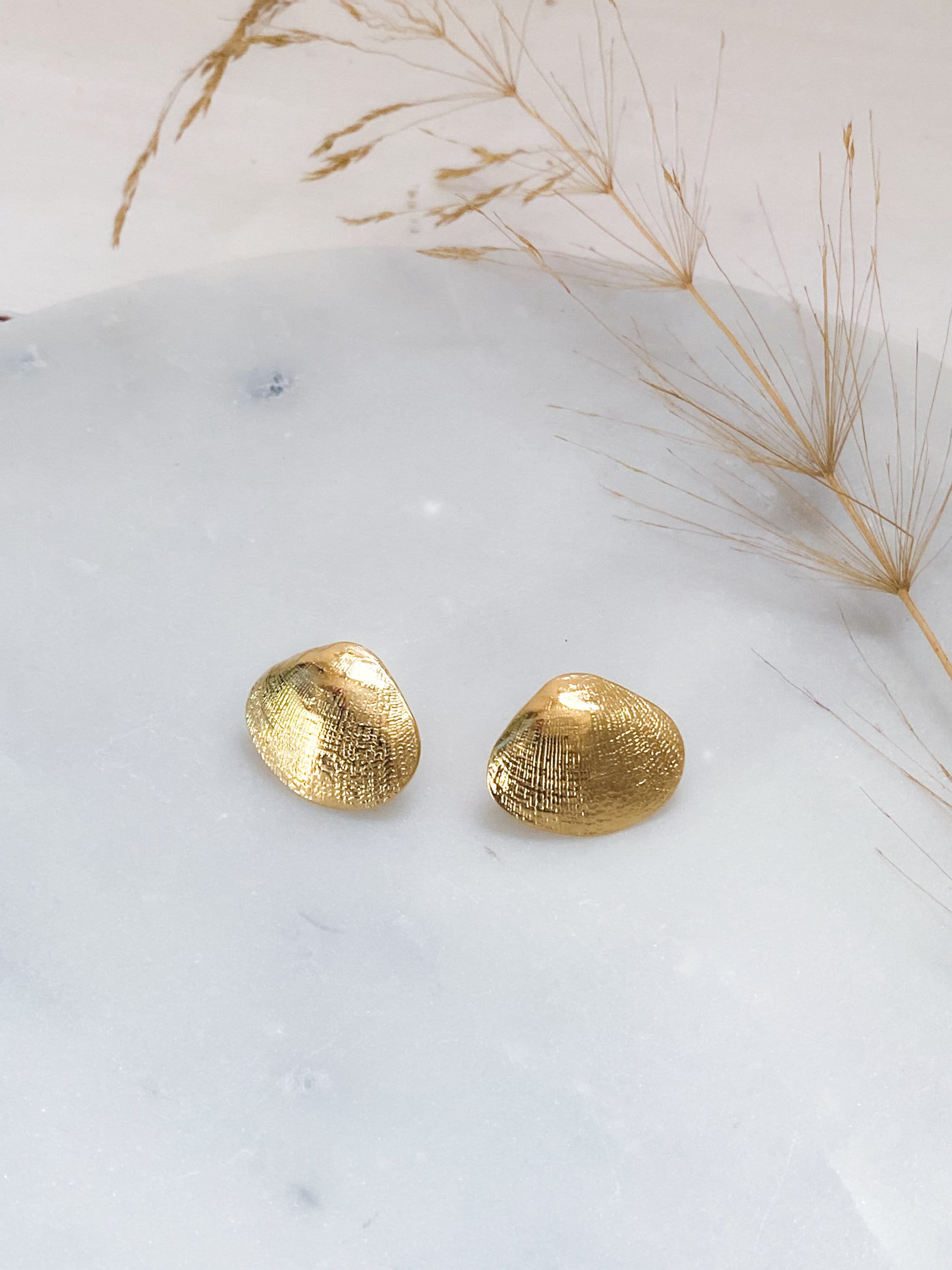 Oversize gold shell stud earrings, Big clam earrings, Little Mermaids Jewelry, Siren core Aesthetic Jewelry, Mum Gift, Gift for her, ANGELIA