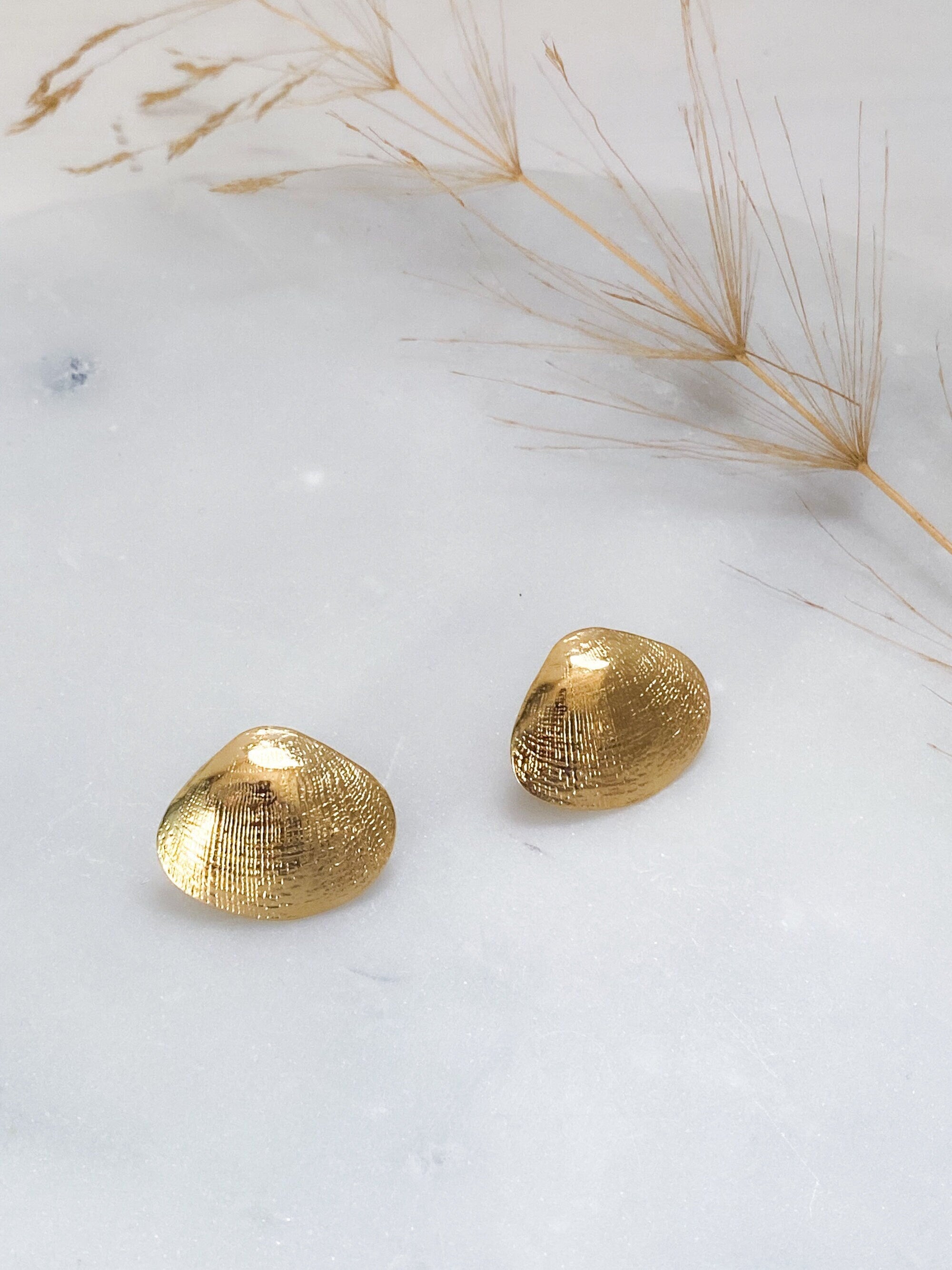 Oversize gold shell stud earrings, Big clam earrings, Little Mermaids Jewelry, Siren core Aesthetic Jewelry, Mum Gift, Gift for her, ANGELIA