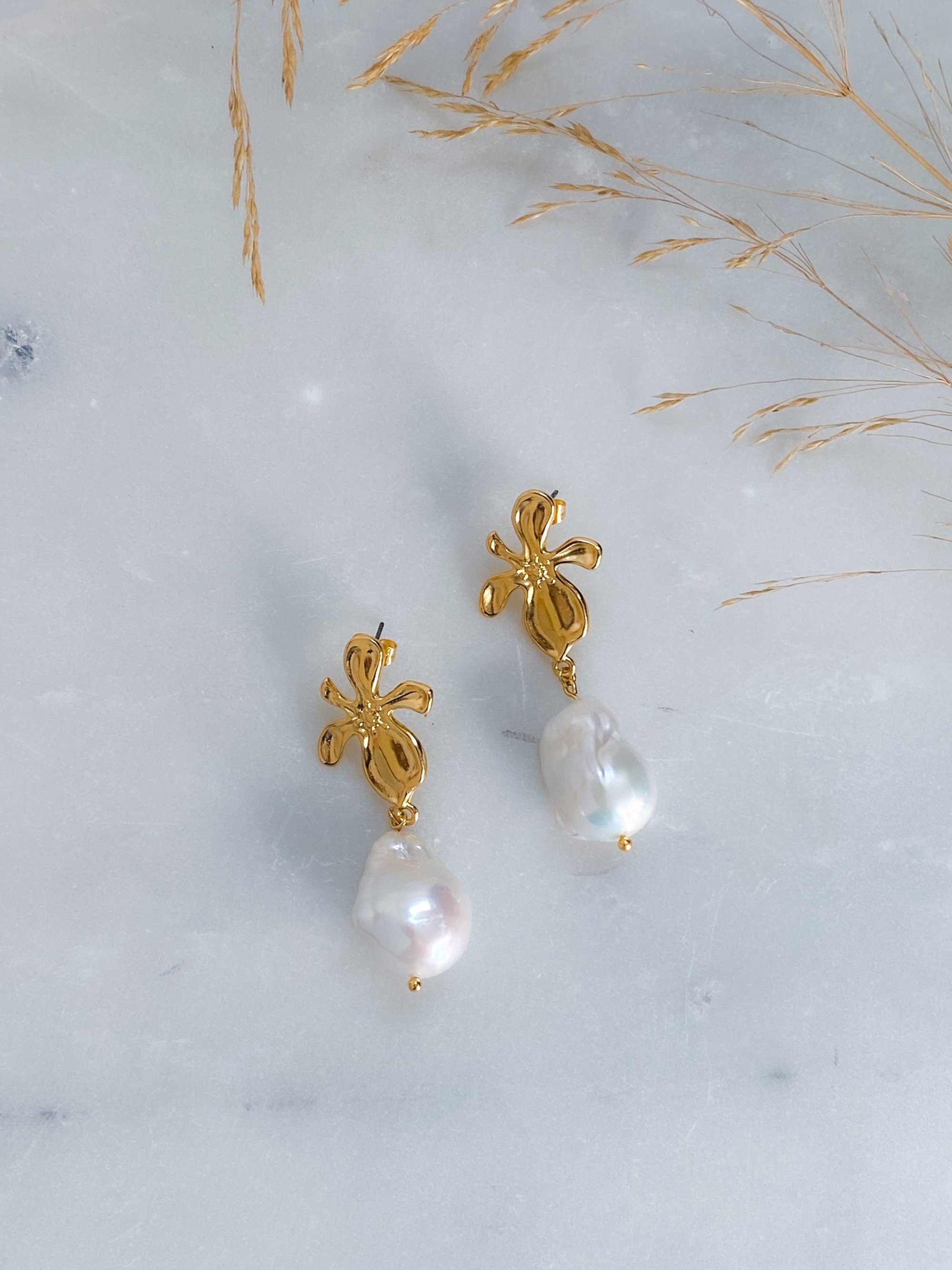 Baroque pearl flower stud earrings, Big freshwater pearl earrings, Big gold flower studs, Handmade wedding earrings, Gift for mum, ULA