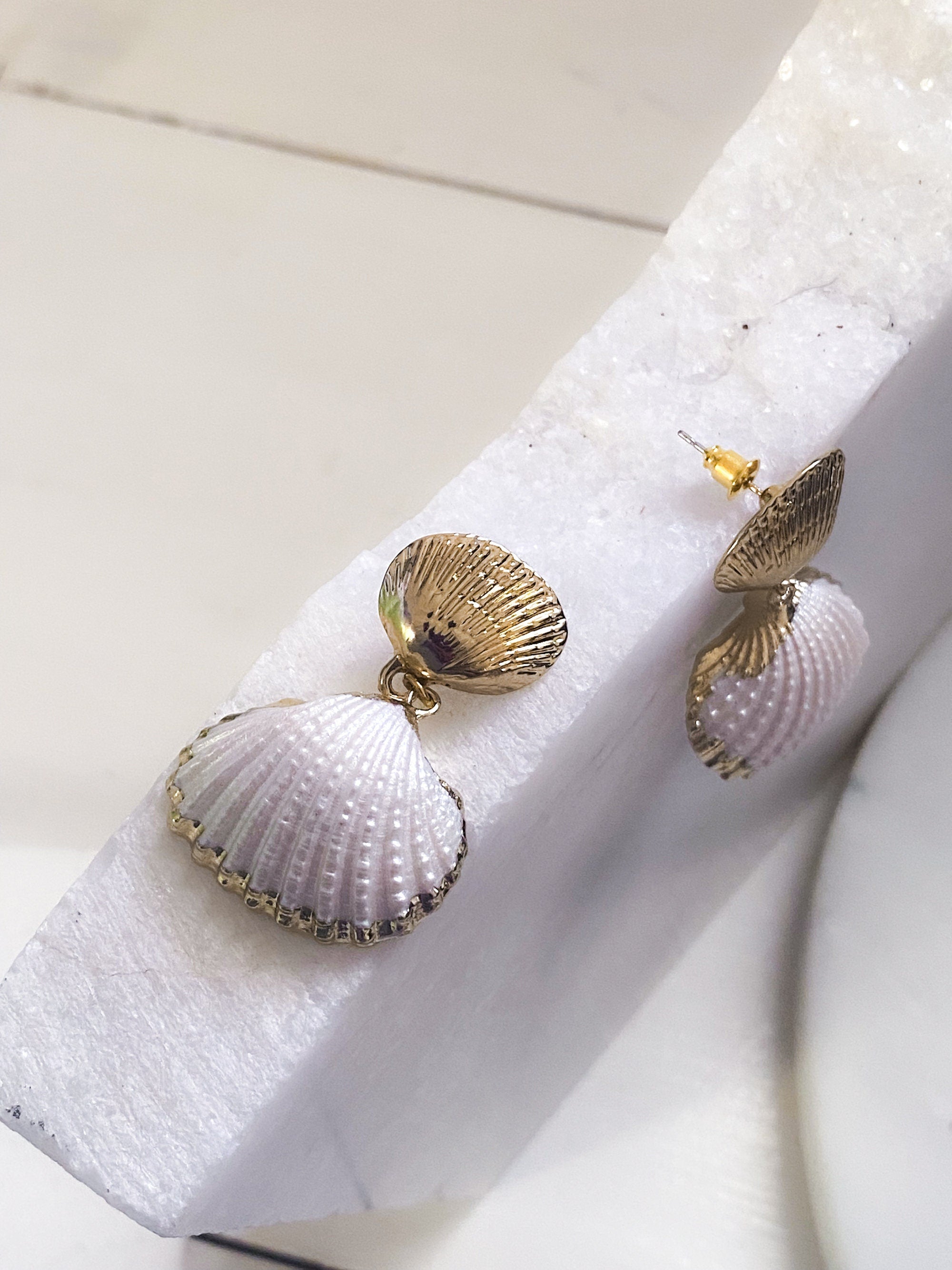 Natural sea shell earrings, Summer Little Mermaid Jewelry, Clam gold stud earrings, Siren core Aesthetic Jewelry, Mum Gift, PERSEPHONE