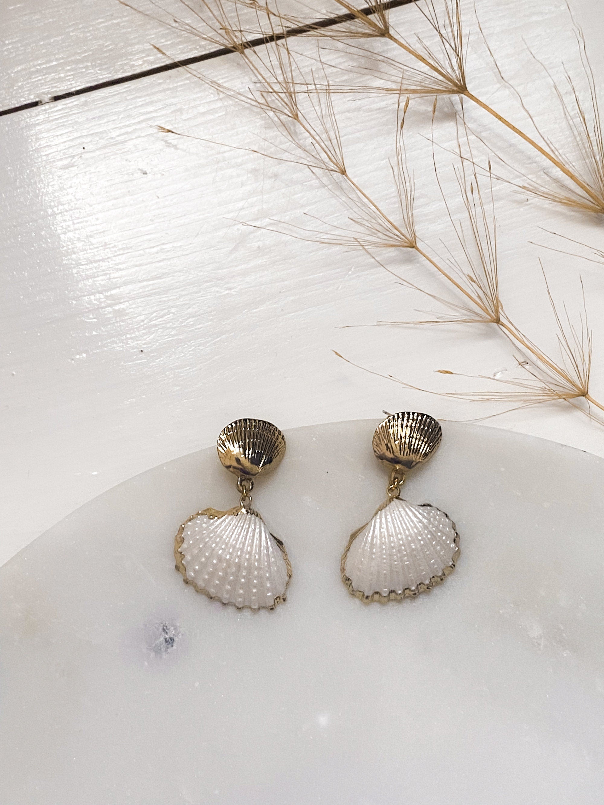 Natural sea shell earrings, Summer Little Mermaid Jewelry, Clam gold stud earrings, Siren core Aesthetic Jewelry, Mum Gift, PERSEPHONE