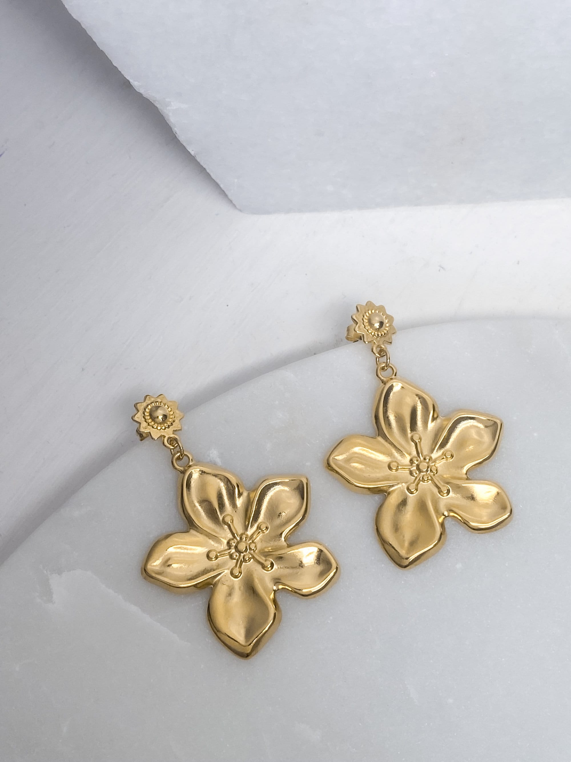 Oversize gold flower earrings, Statement Y2K earrings, 90s jewelry, Handmade gold plated flower studs, Party earrings, Gift for her, ARIADNE