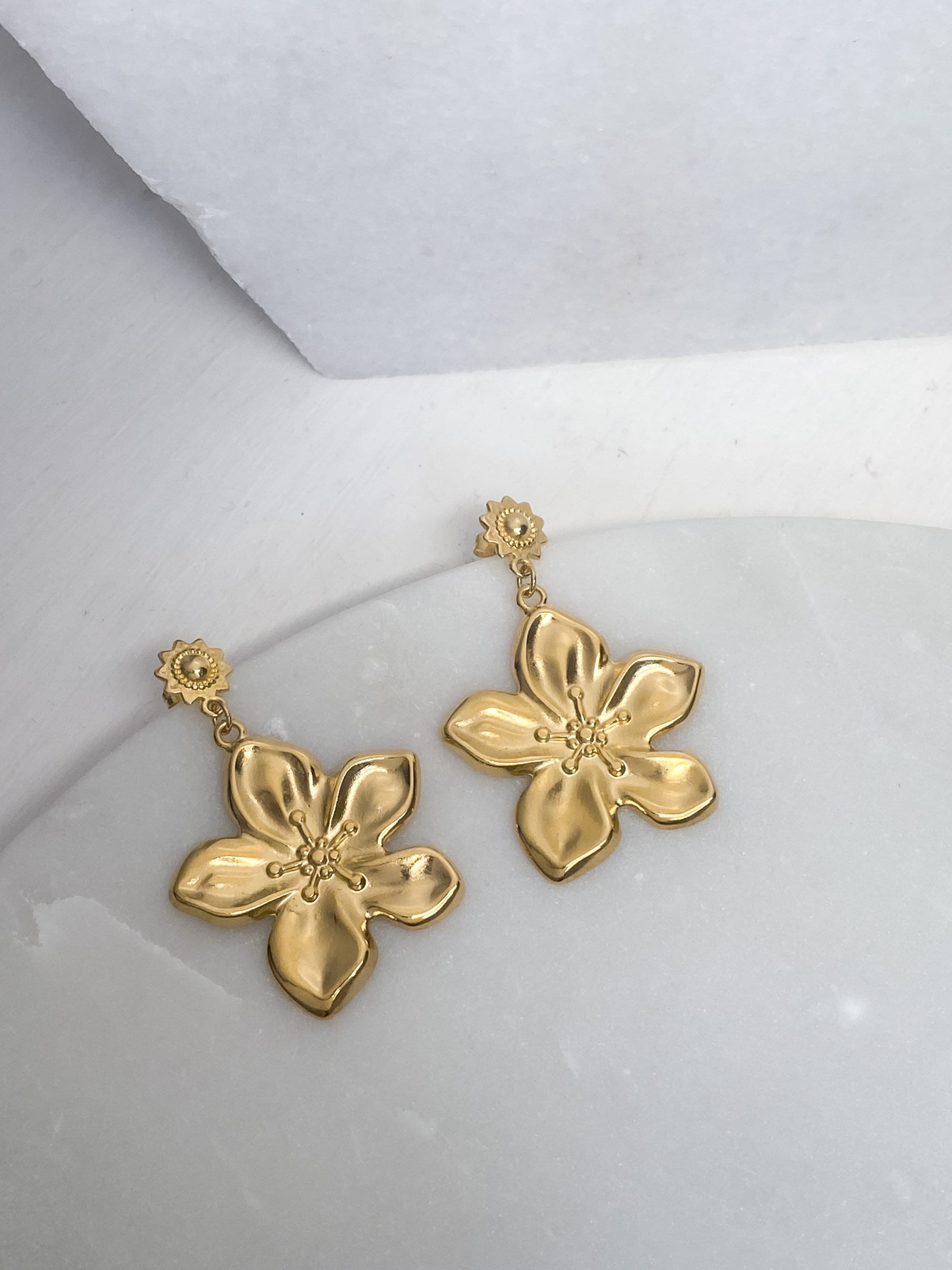 Oversize gold flower earrings, Statement Y2K earrings, 90s jewelry, Handmade gold plated flower studs, Party earrings, Gift for her, ARIADNE