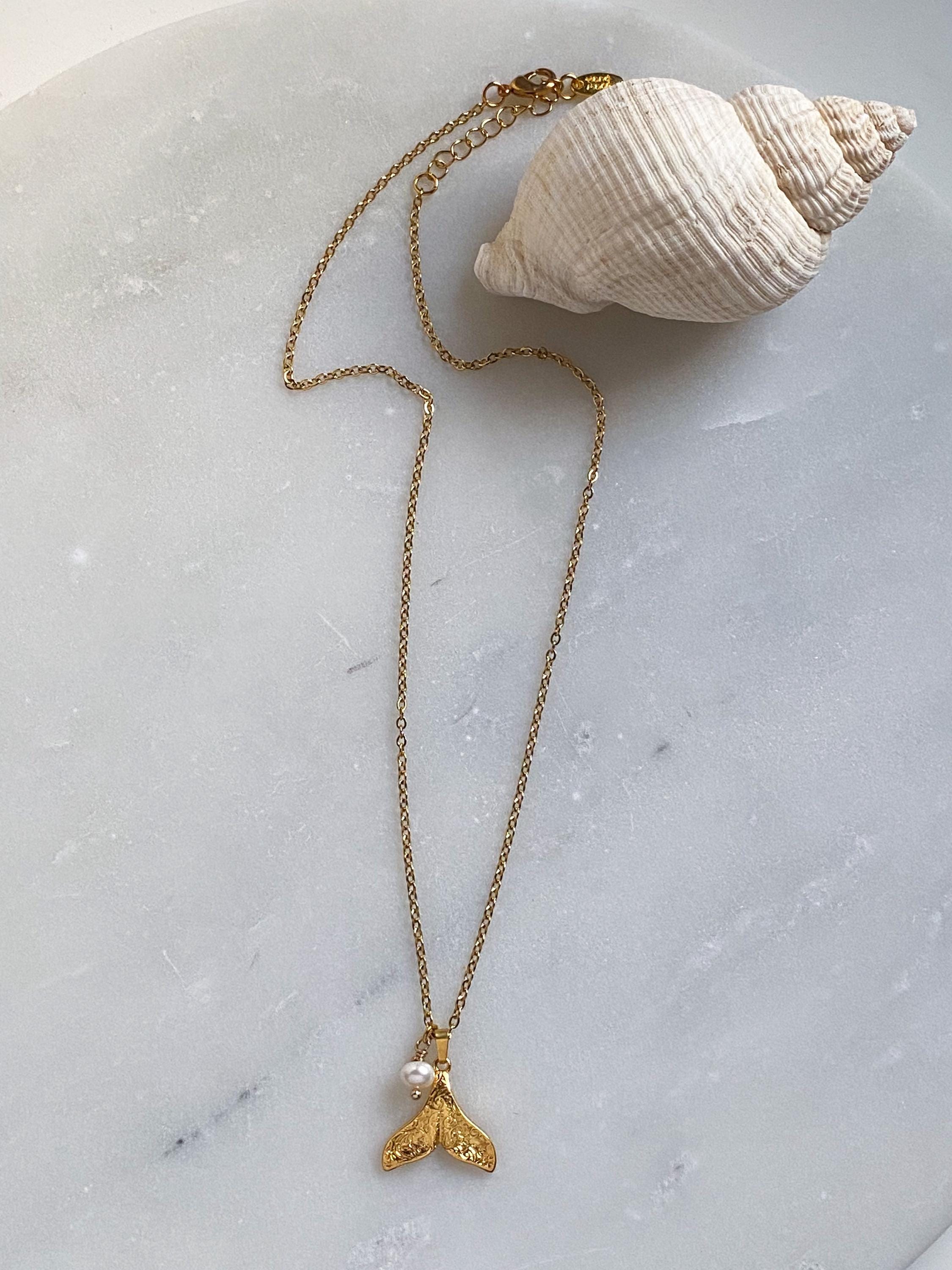 Gold Wale's tale Chain Necklace with a pearl charm, Mermaid core Jewelry, Summer Necklace, Siren Core Necklace, Birthday Gift for Her, KYE