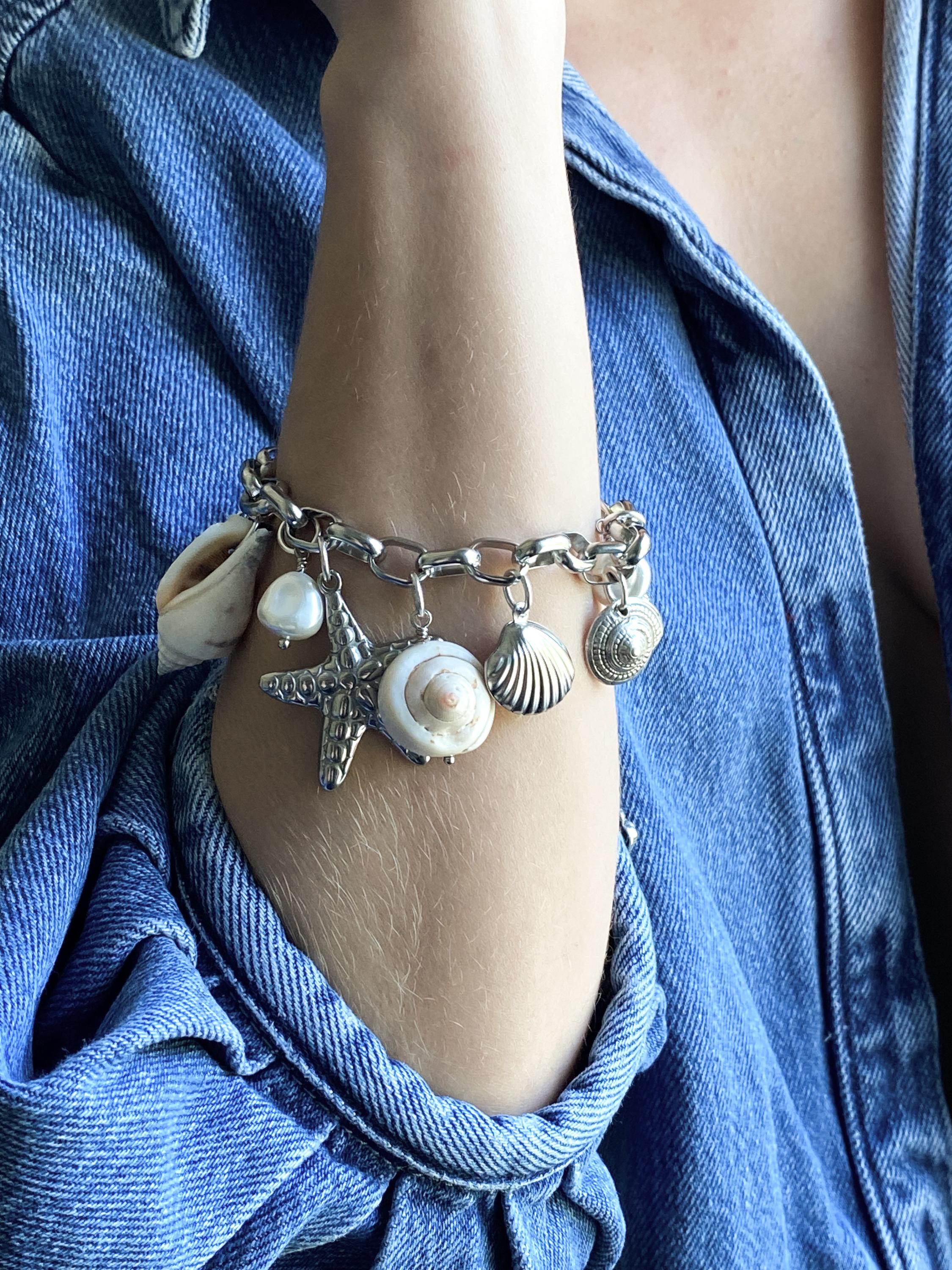 Chunky Silver chain Bracelet with sea shell charms, Starfish Statement mermaid bracelet, Ocean bracelet, Birthday Gift for her, THALASSA