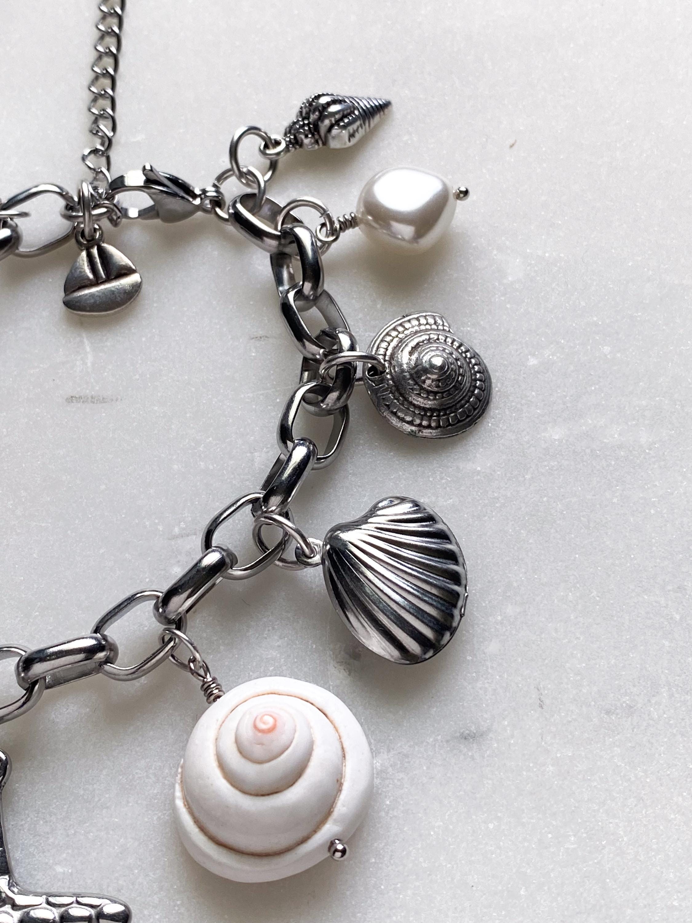Chunky Silver chain Bracelet with sea shell charms, Starfish Statement mermaid bracelet, Ocean bracelet, Birthday Gift for her, THALASSA