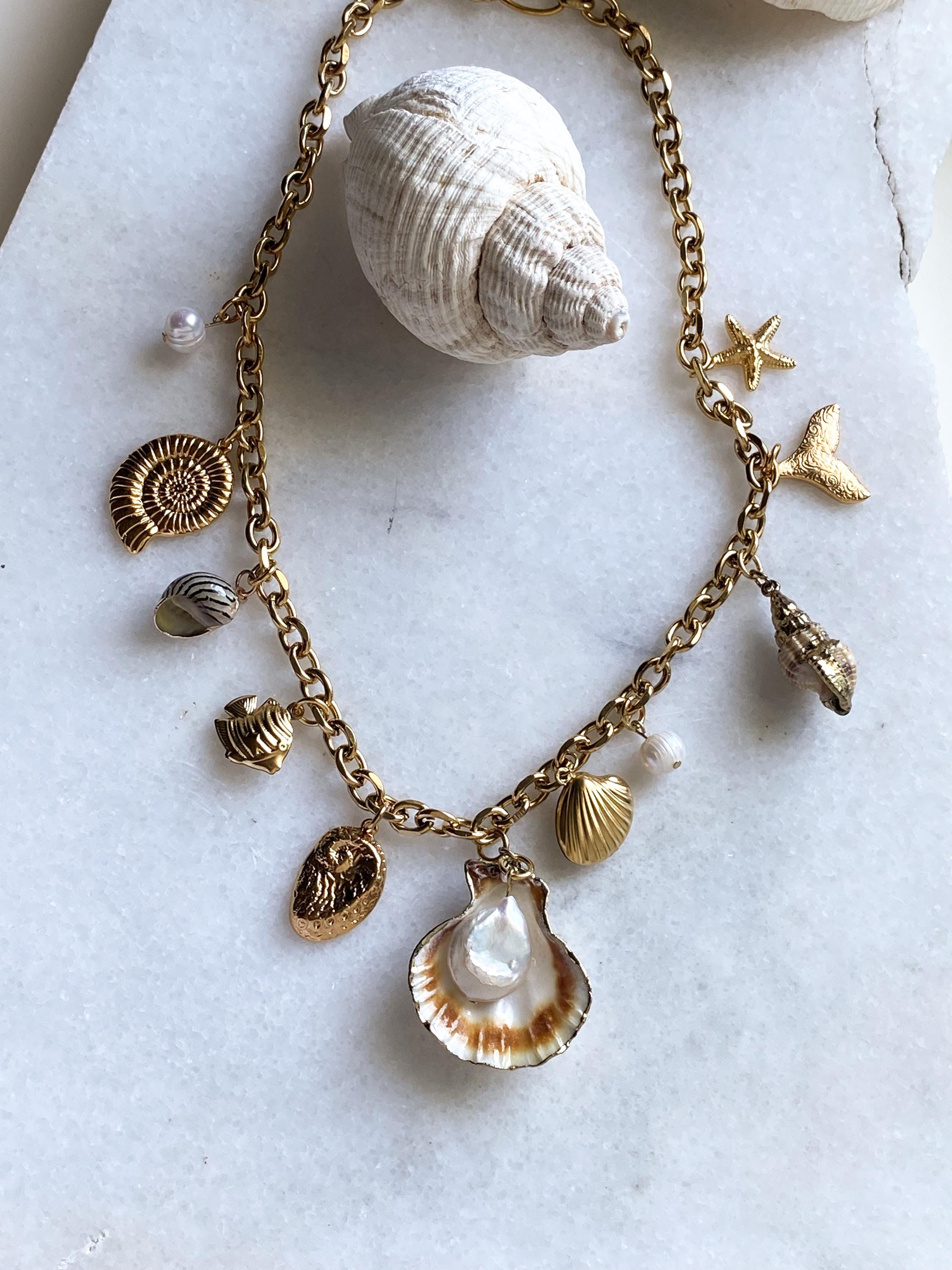 Sea Shell charm necklace, Chunky Gold chain necklace with shells, Baroque Pearl Summer necklace, Mermaid Jewelry, Gift for her, SIRENA