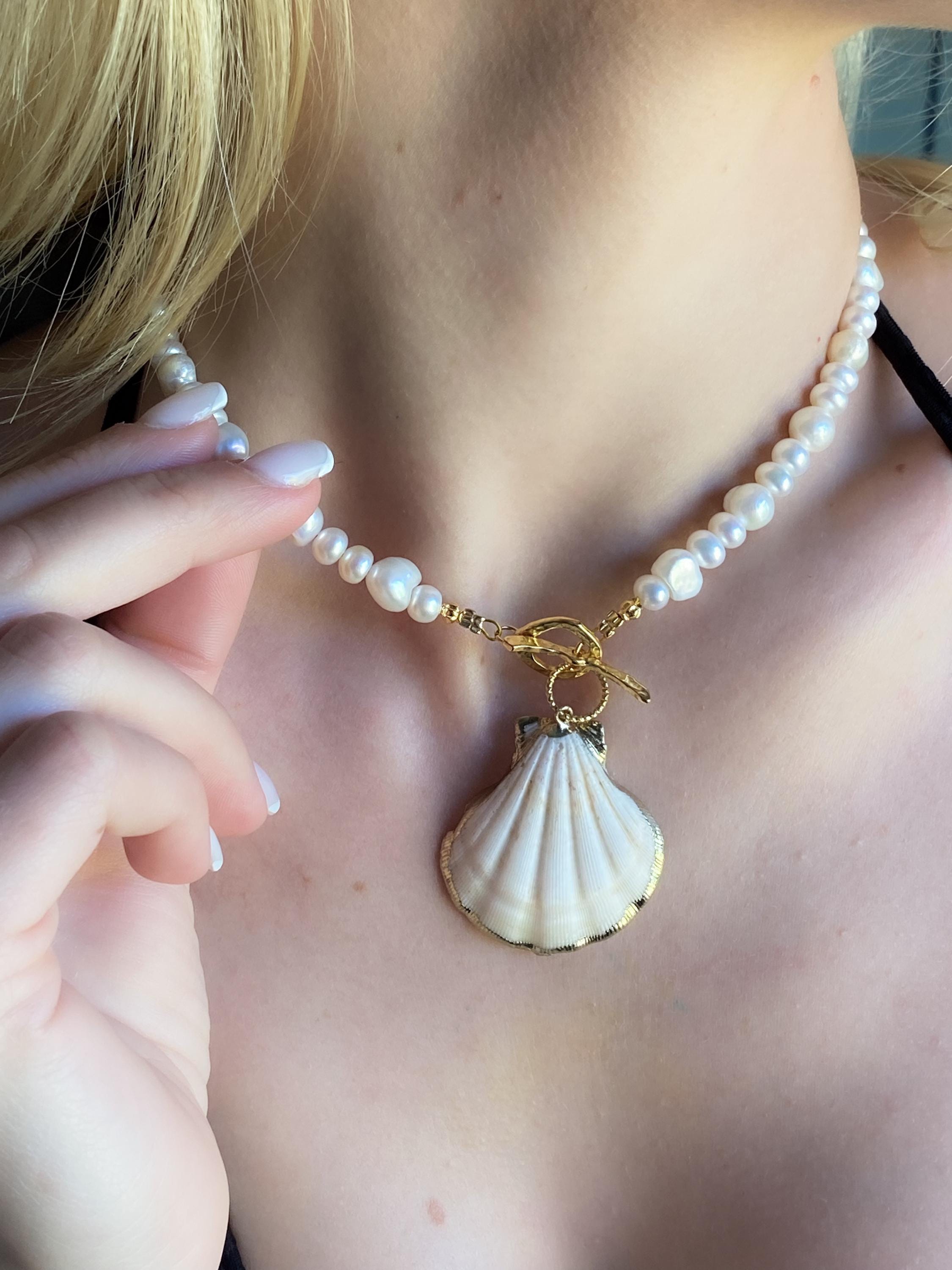 Bridal pearls and shell Necklace, Natural clam sea shell pendant Necklace, Siren core necklace, Wedding pearl Summer mermaid necklace, AEGIR