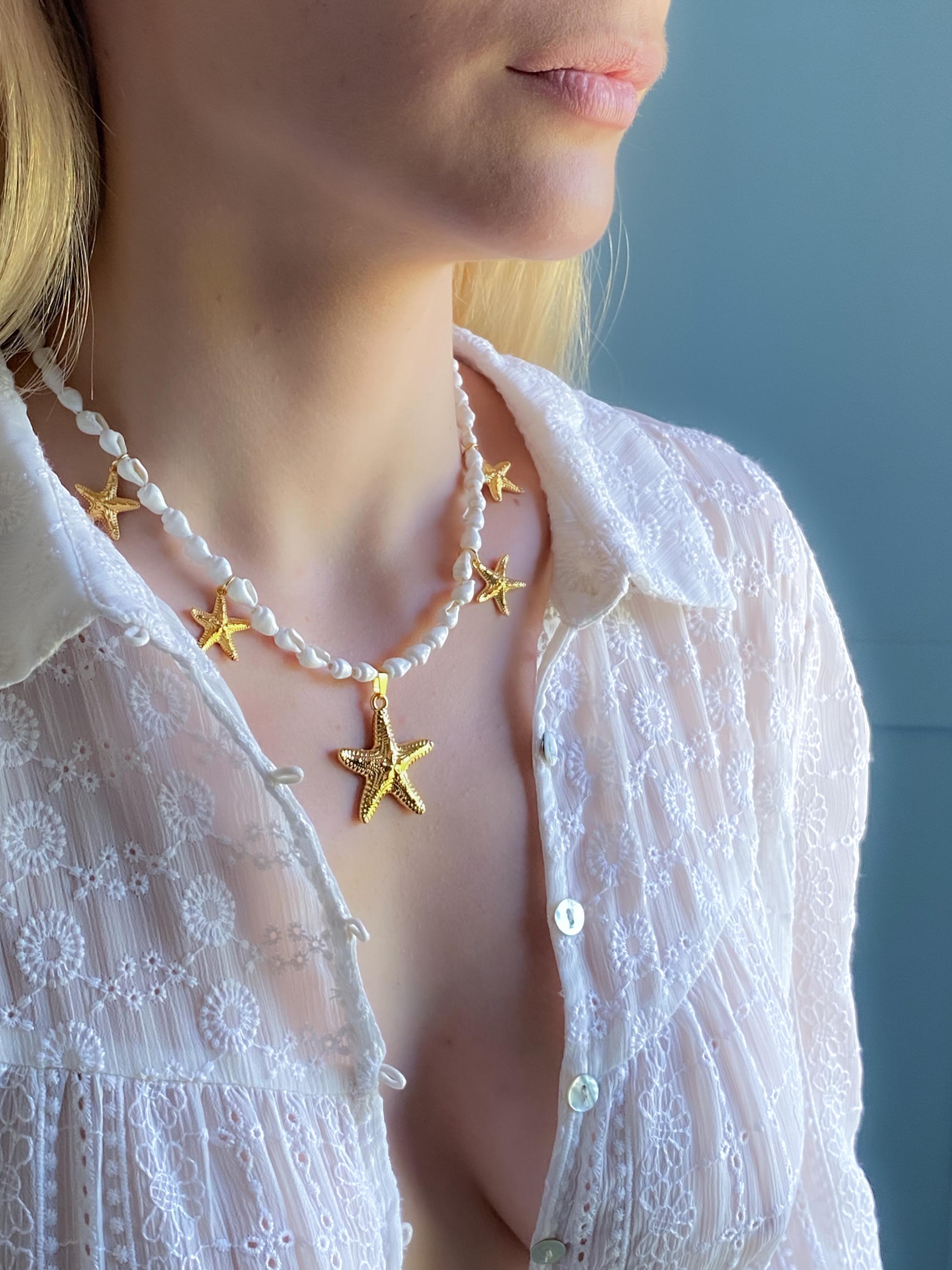 Sea shells Charm Necklace, Gold Starfish Pendant Necklace, Mermaid Summer Necklace, Beach Bridal Jewelry, Girlfriend Gift, STELLA