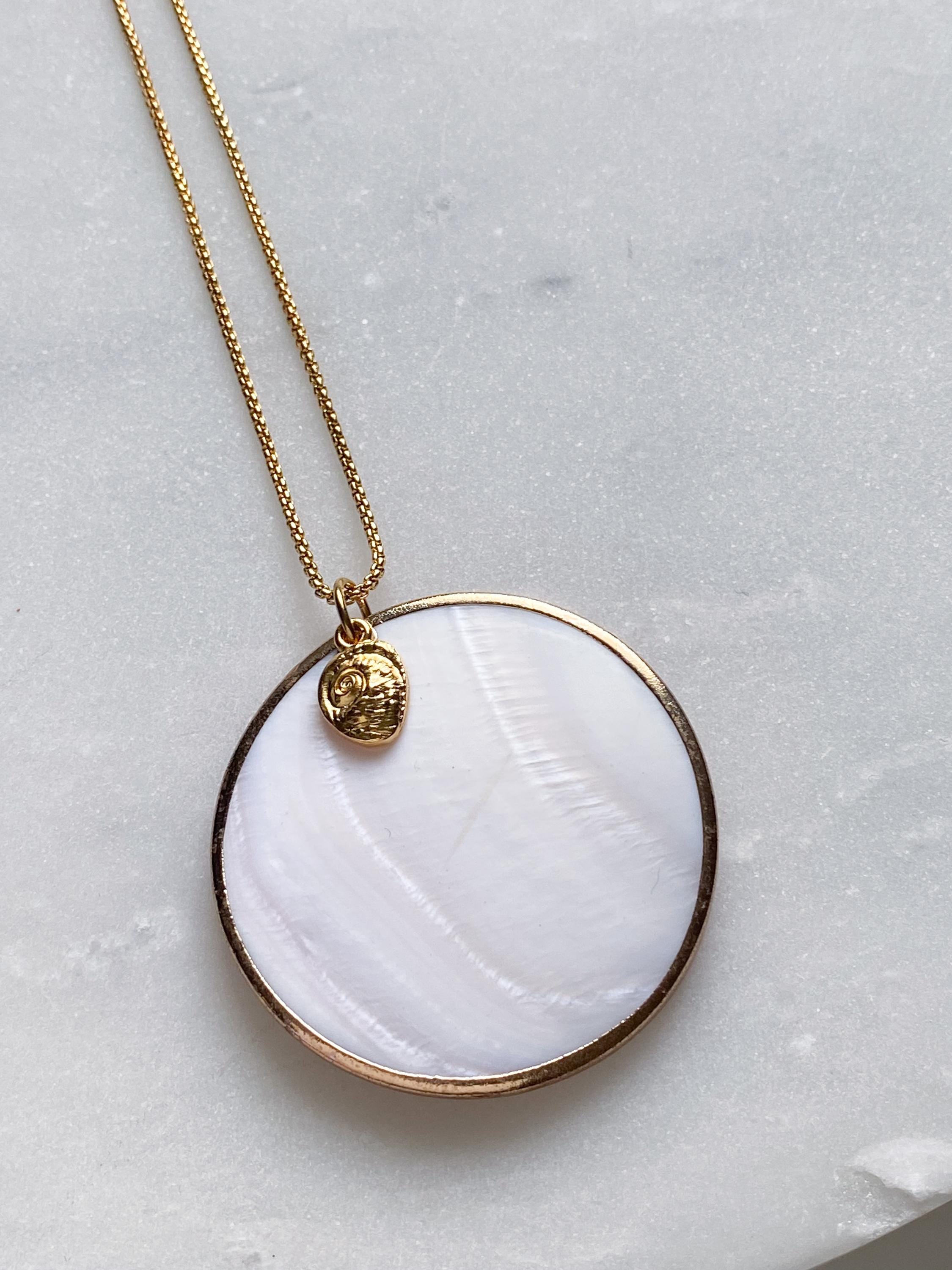 Long gold Chain Necklace with Shell round pendant, Chunky coin Pendant Necklace, Siren and Mermaid Summer Necklace, Gift for Her, SEDNA
