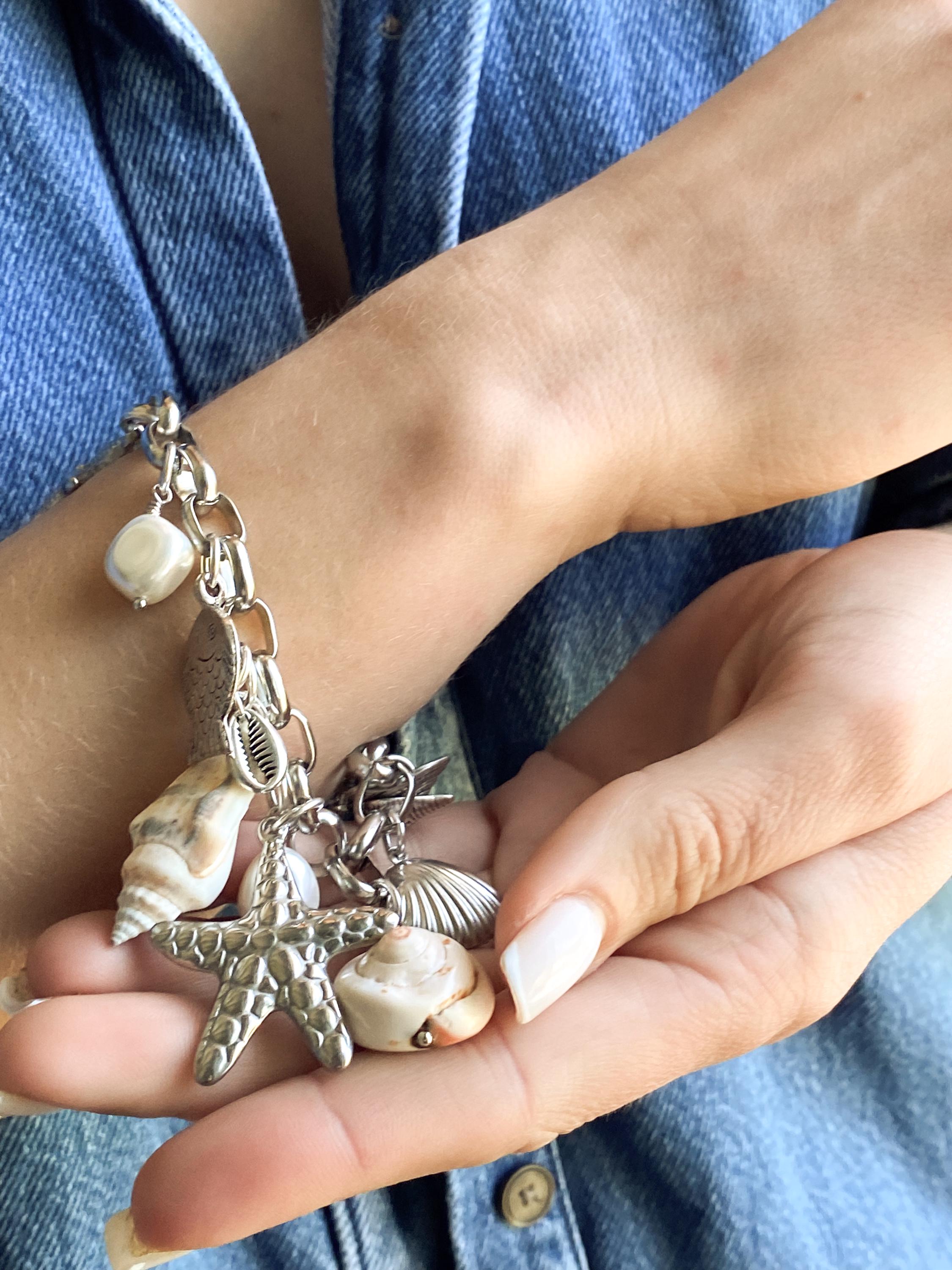 Chunky Silver chain Bracelet with sea shell charms, Starfish Statement mermaid bracelet, Ocean bracelet, Birthday Gift for her, THALASSA
