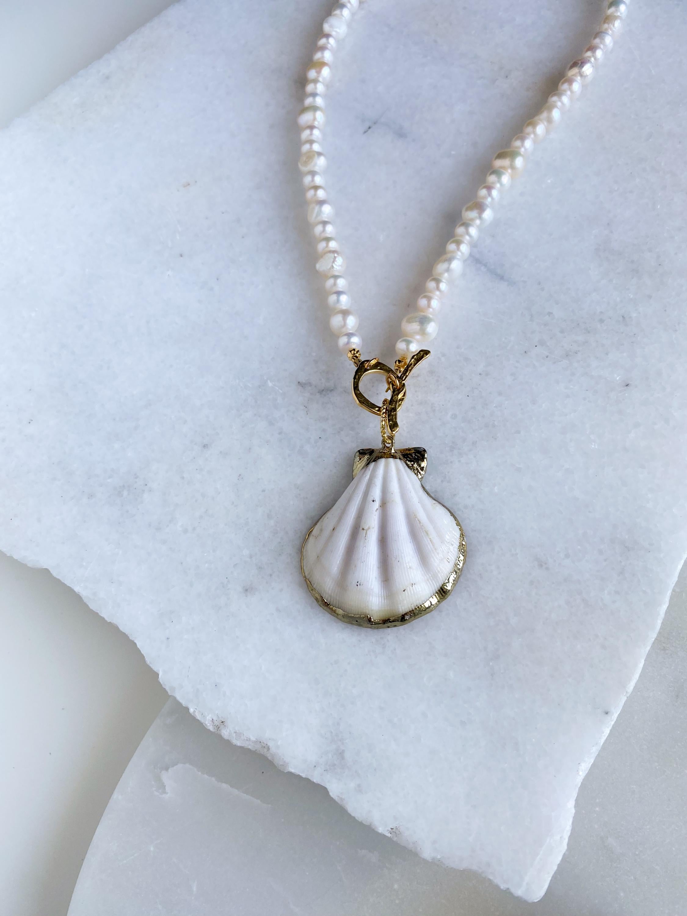 Bridal pearls and shell Necklace, Natural clam sea shell pendant Necklace, Siren core necklace, Wedding pearl Summer mermaid necklace, AEGIR